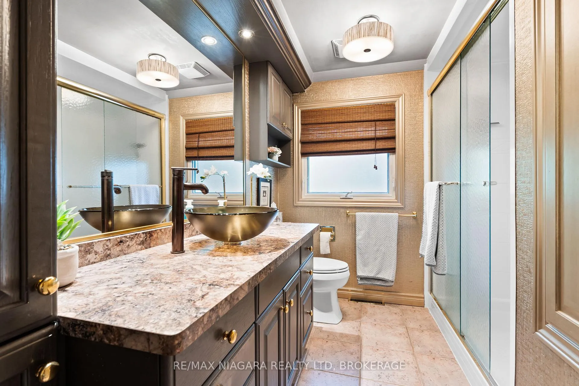Photo 16 of 44 Lockview Crescent, St. Catharines, Bunting/Linwell — HOMEH