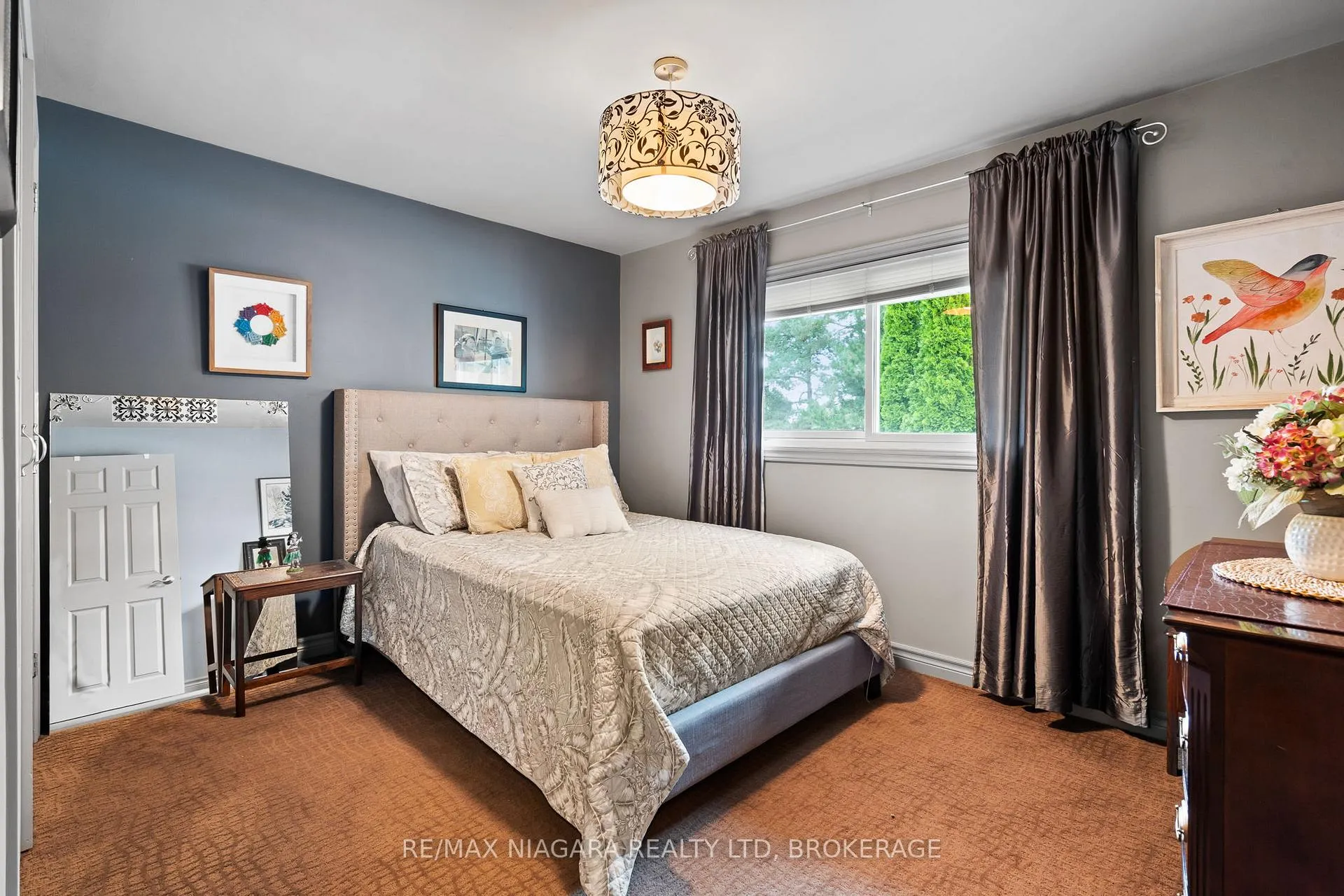 Photo 19 of 44 Lockview Crescent, St. Catharines, Bunting/Linwell — HOMEH