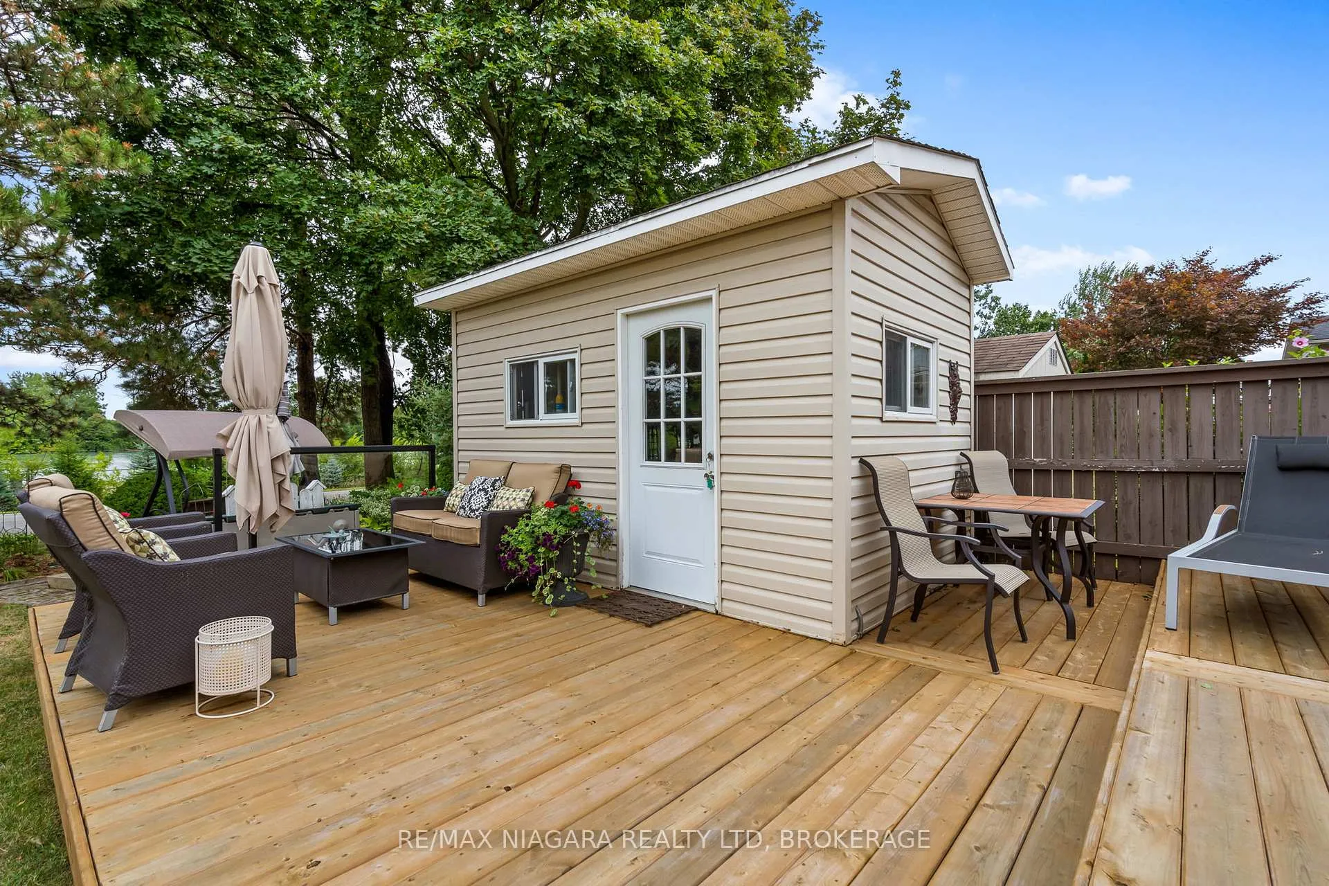 Photo 34 of 44 Lockview Crescent, St. Catharines, Bunting/Linwell — HOMEH