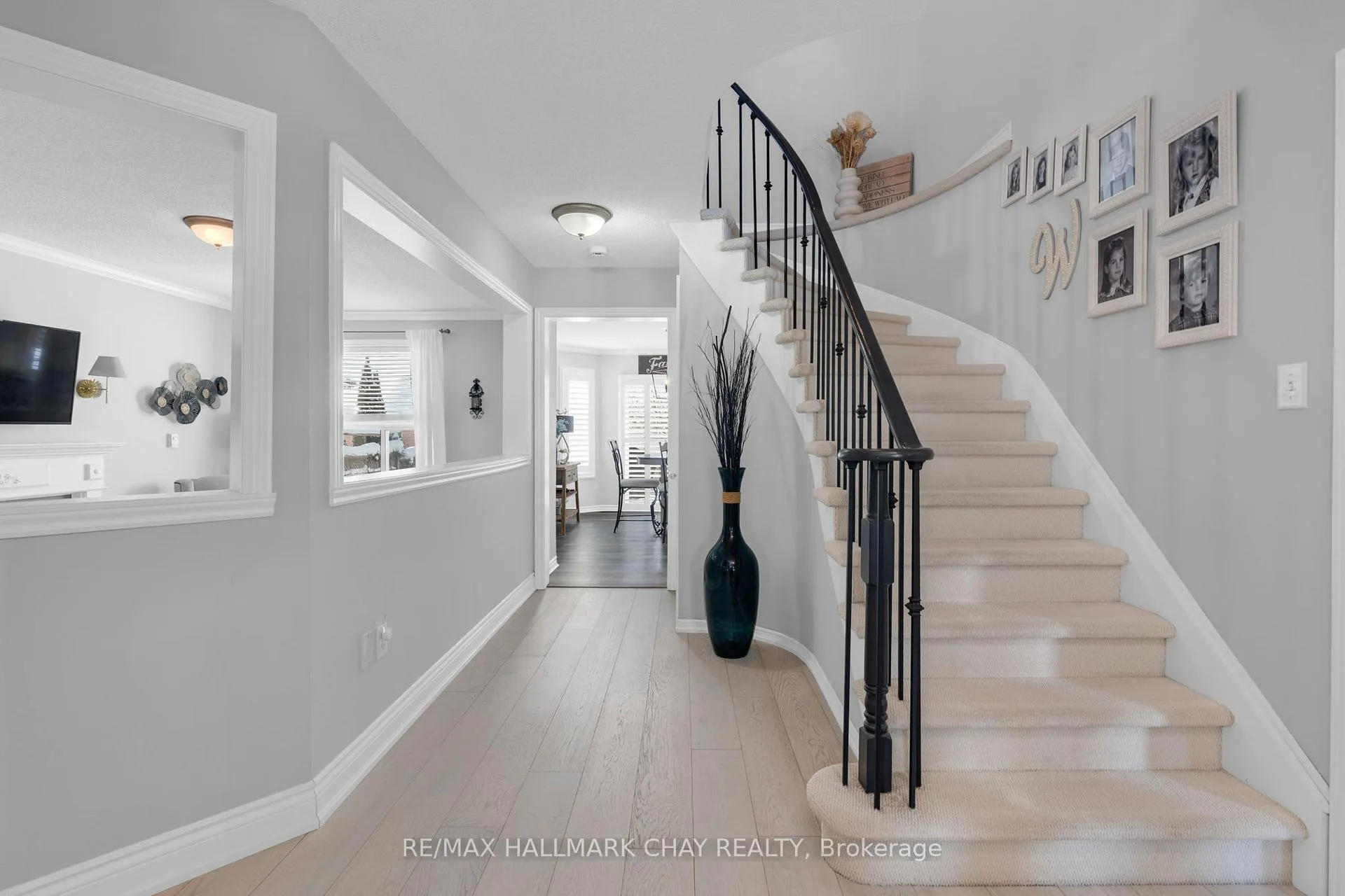 Photo 4 of 12 Muir Drive, Barrie, Ardagh — HOMEH