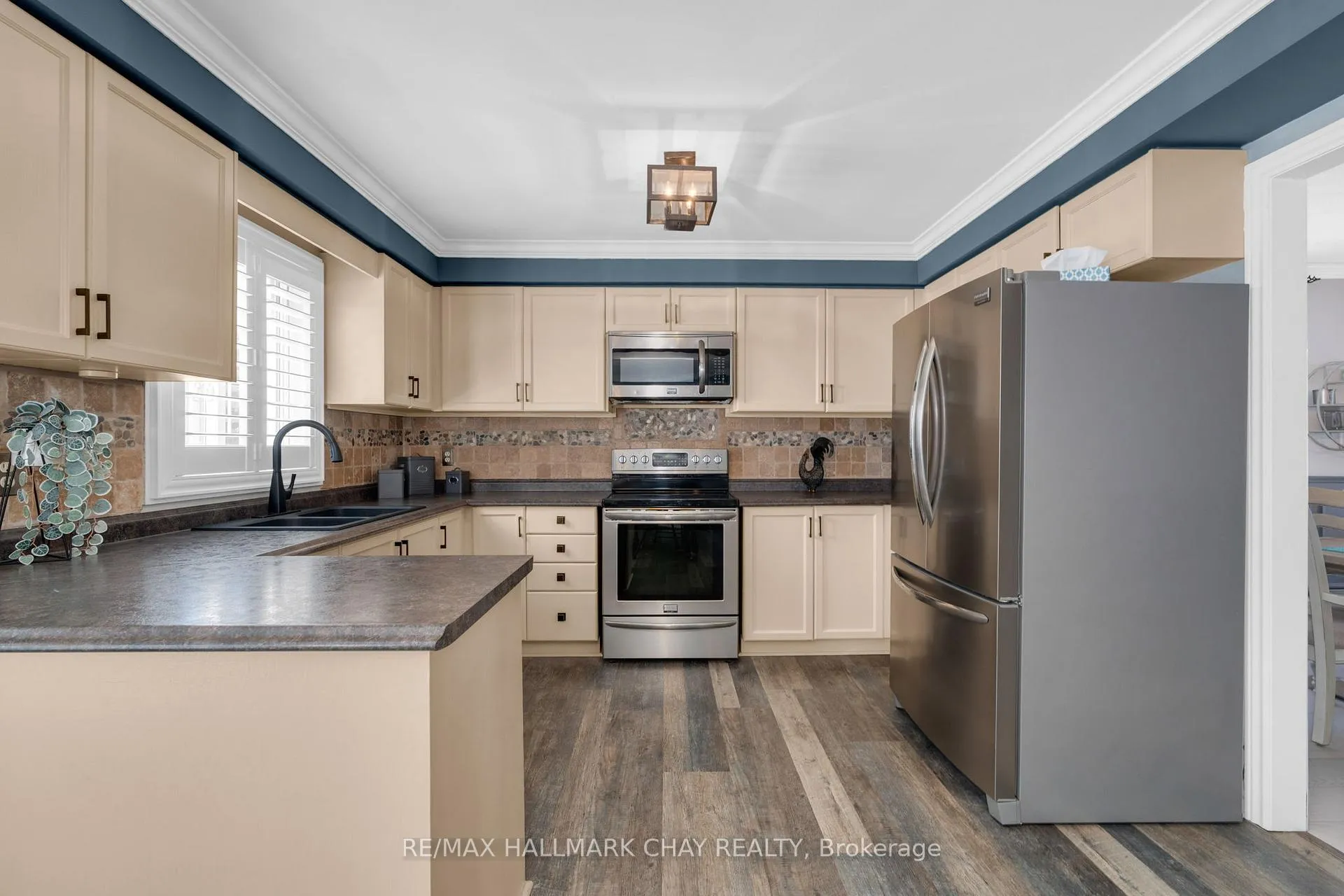 Photo 7 of 12 Muir Drive, Barrie, Ardagh — HOMEH