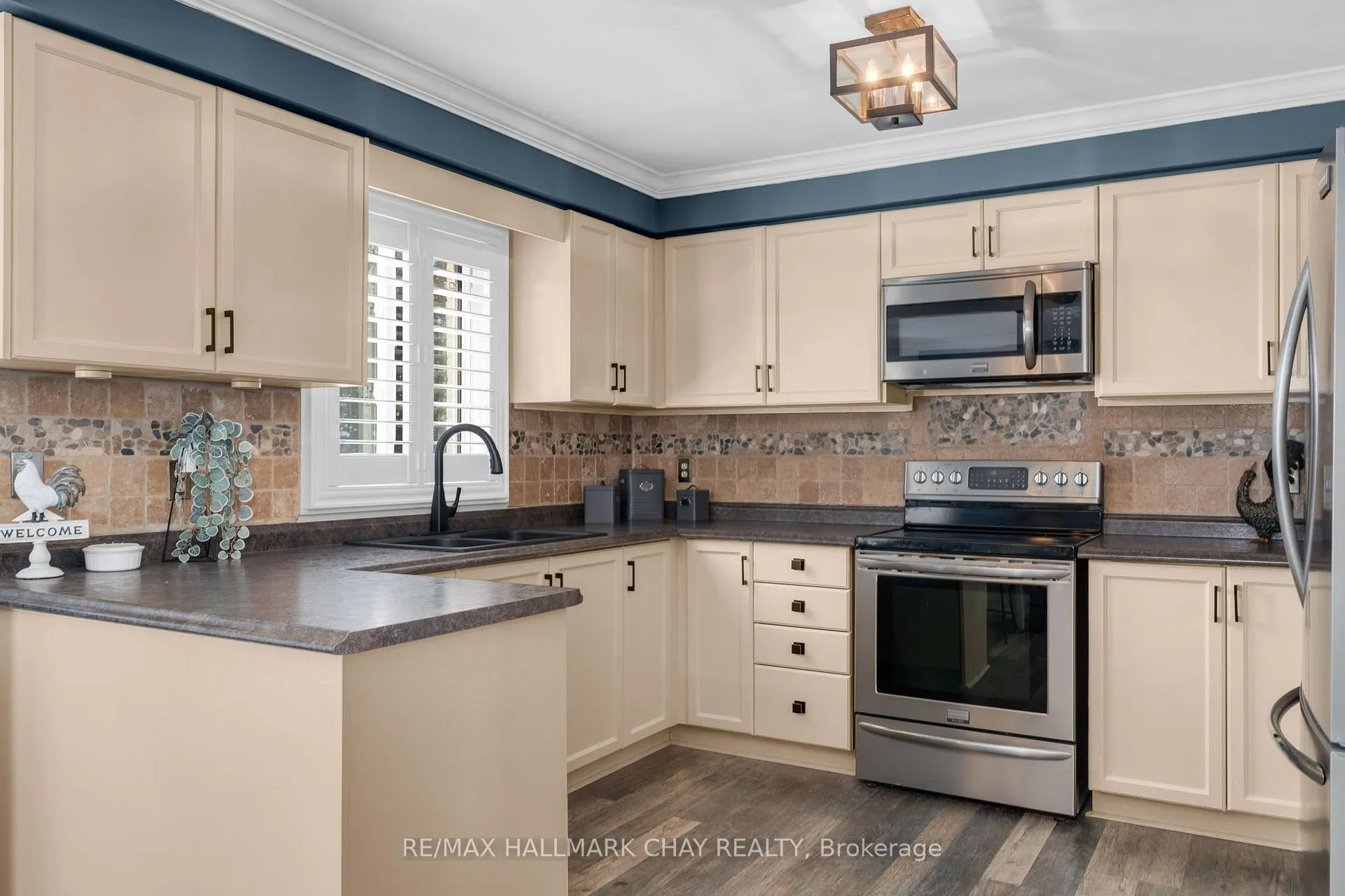 Photo 8 of 12 Muir Drive, Barrie, Ardagh — HOMEH
