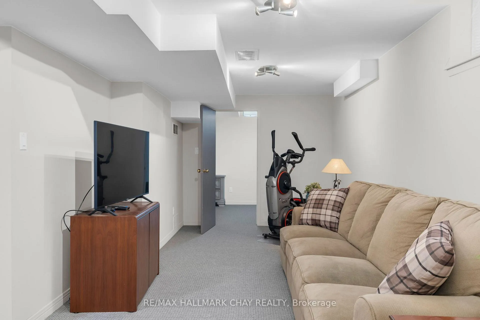 Photo 25 of 12 Muir Drive, Barrie, Ardagh — HOMEH