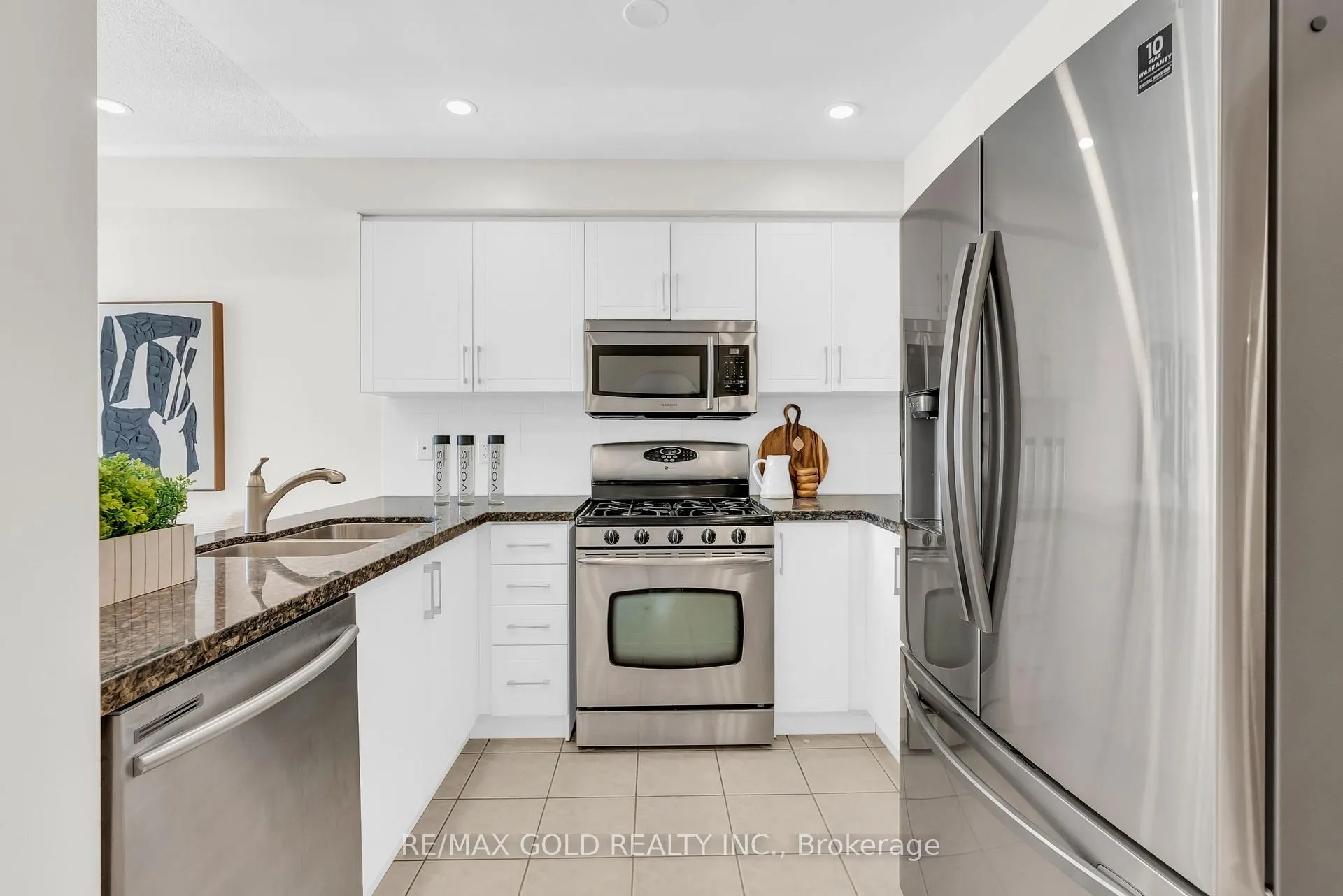 Photo 16 of 1322 Mowat Lane, Milton, Dempsey — HOMEH