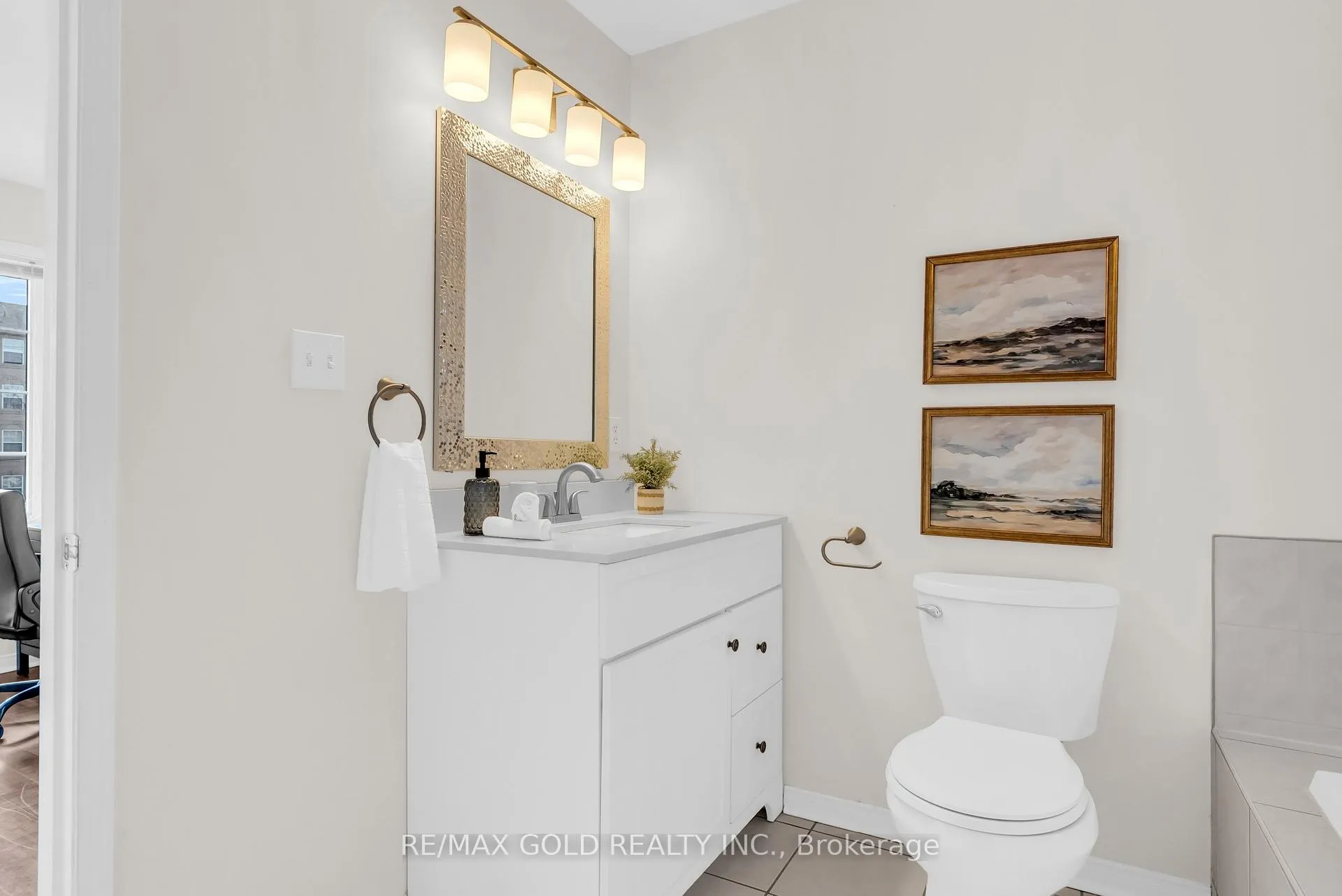 Photo 27 of 1322 Mowat Lane, Milton, Dempsey — HOMEH