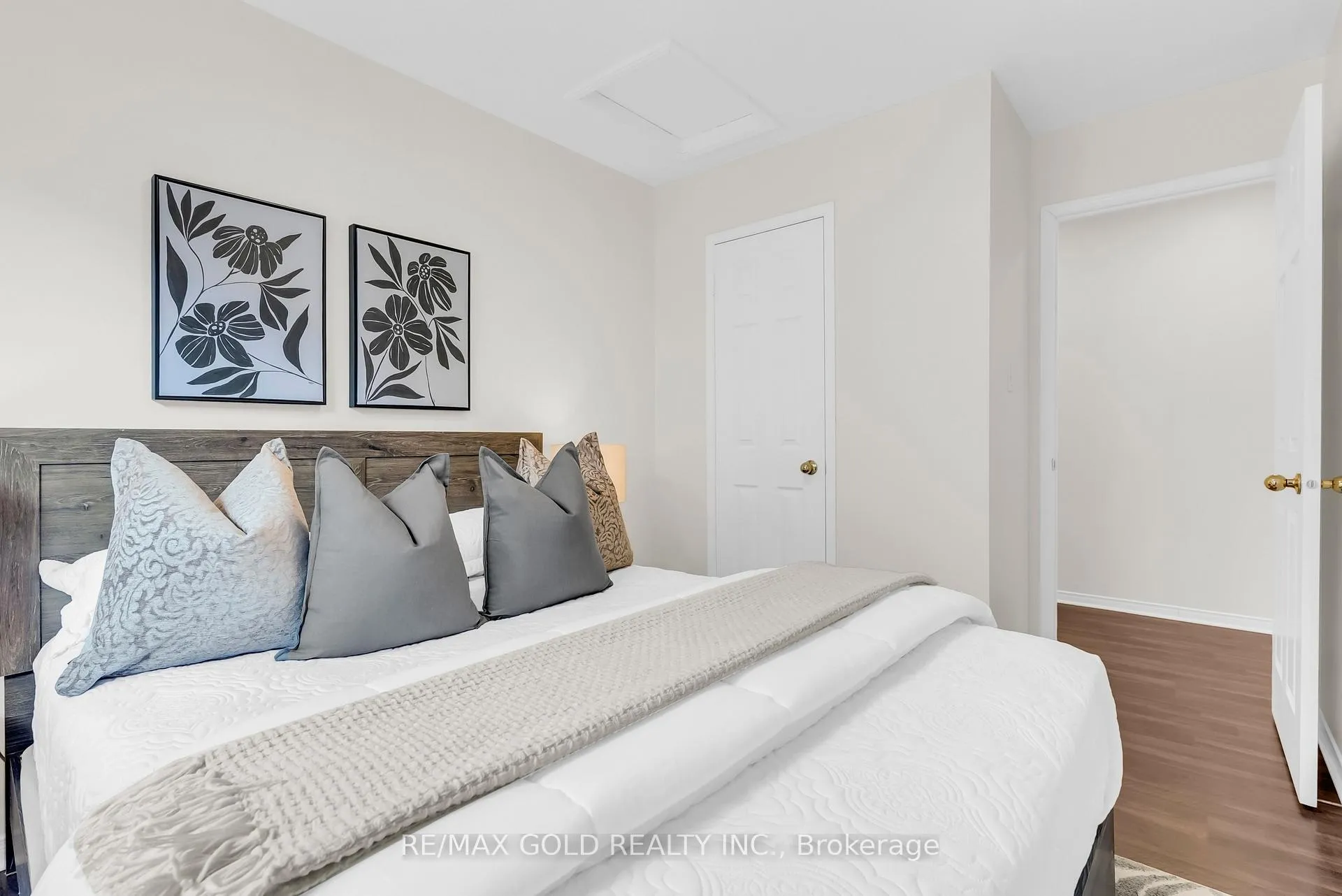 Photo 32 of 1322 Mowat Lane, Milton, Dempsey — HOMEH