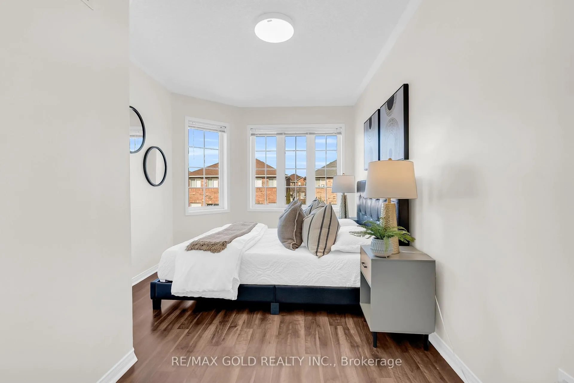 Photo 33 of 1322 Mowat Lane, Milton, Dempsey — HOMEH