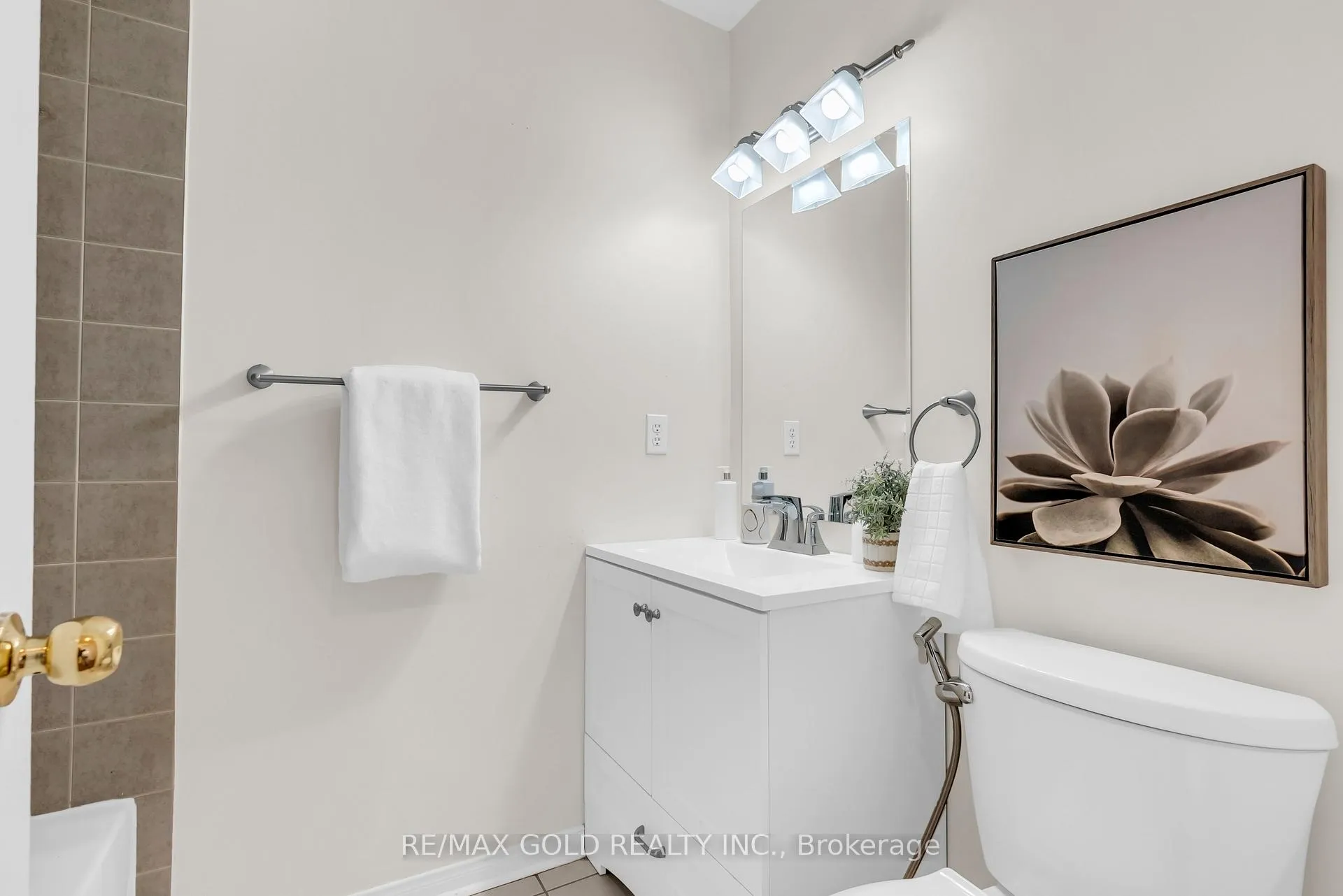 Photo 35 of 1322 Mowat Lane, Milton, Dempsey — HOMEH