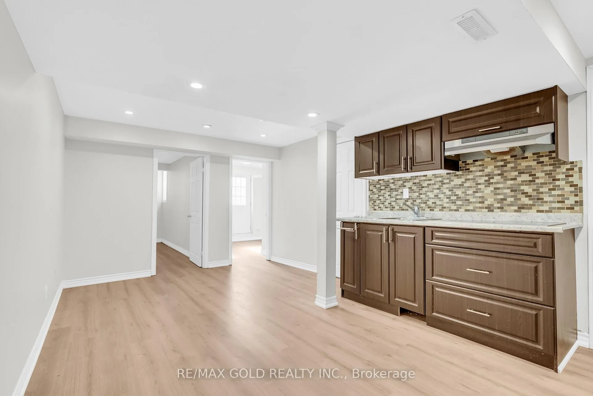 Photo 38 of 1322 Mowat Lane, Milton, Dempsey — HOMEH