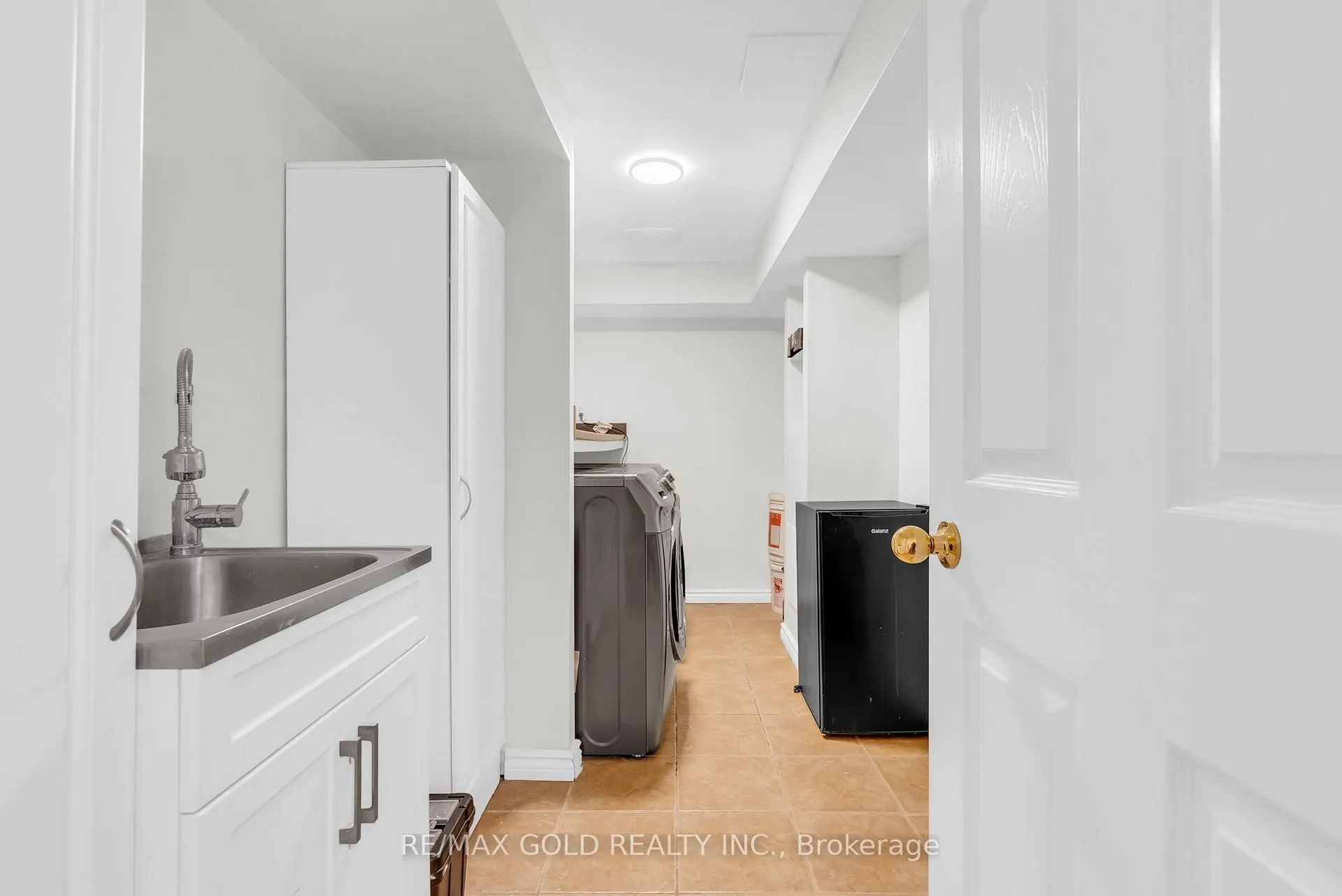 Photo 44 of 1322 Mowat Lane, Milton, Dempsey — HOMEH