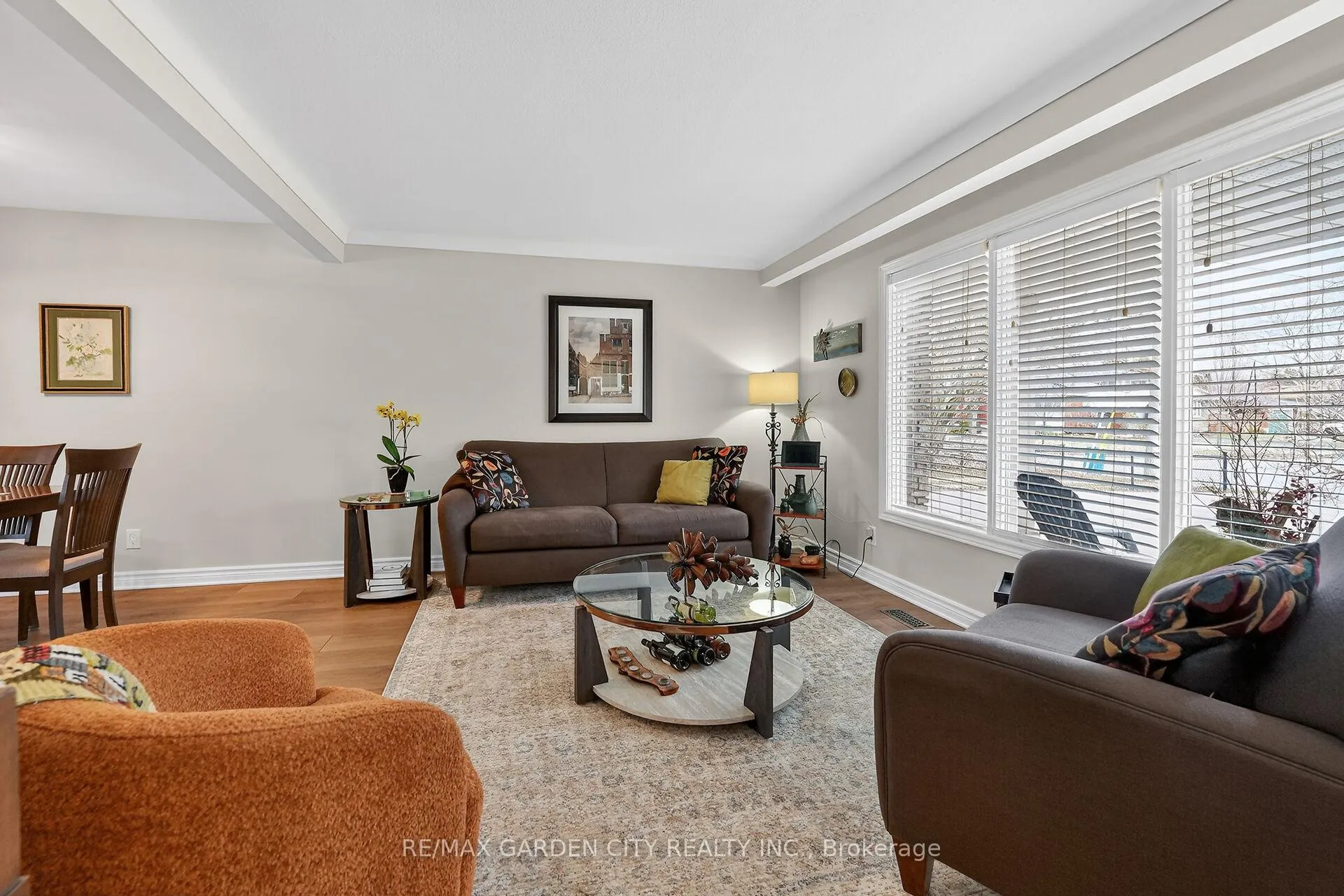 Photo 4 of 77 Prince Charles Drive, St. Catharines, Lakeport — HOMEH