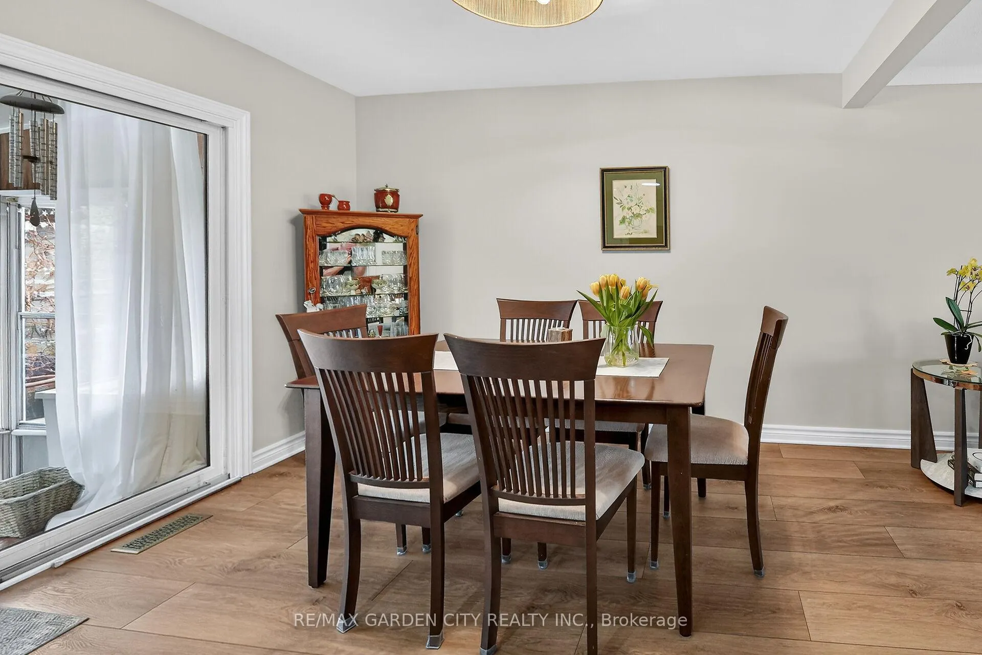 Photo 7 of 77 Prince Charles Drive, St. Catharines, Lakeport — HOMEH