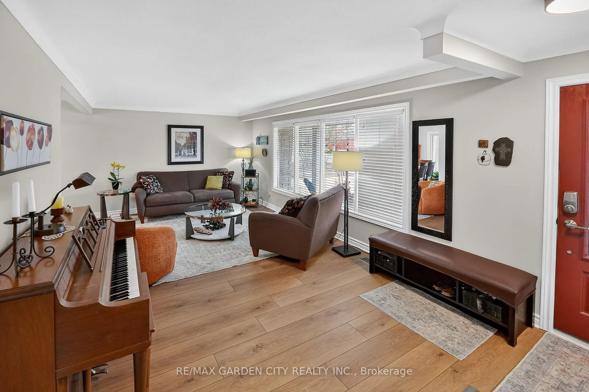 Photo 18 of 77 Prince Charles Drive, St. Catharines, Lakeport — HOMEH
