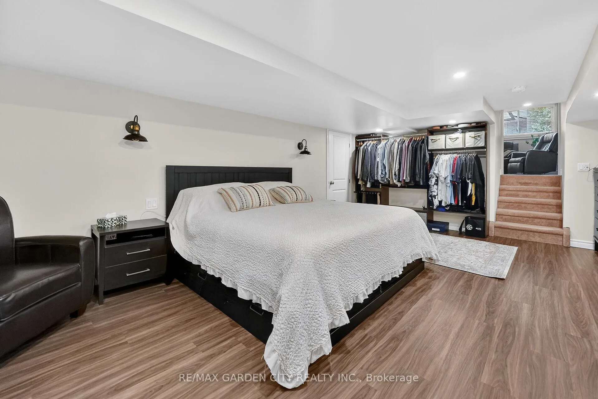 Photo 25 of 77 Prince Charles Drive, St. Catharines, Lakeport — HOMEH
