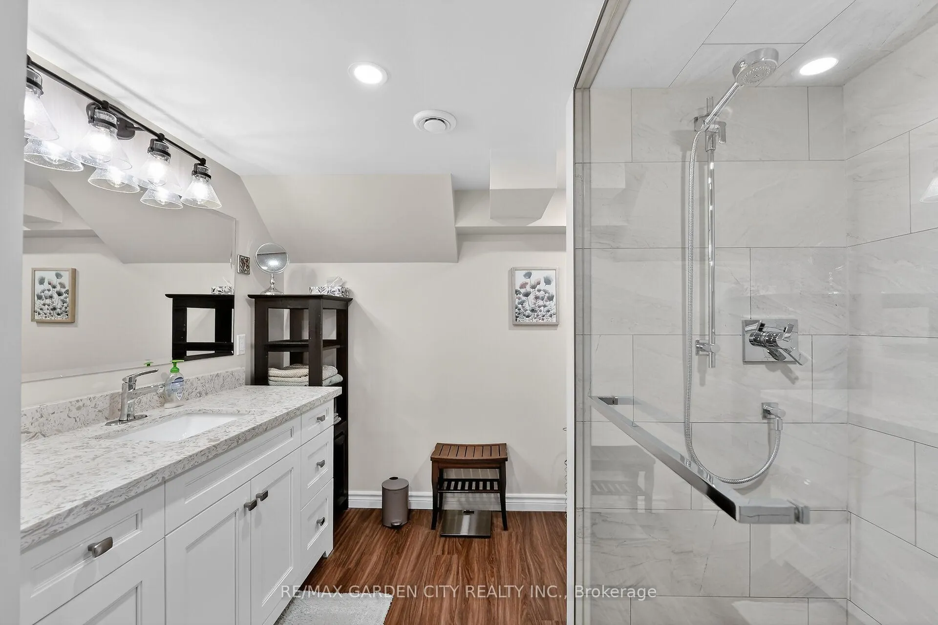 Photo 27 of 77 Prince Charles Drive, St. Catharines, Lakeport — HOMEH