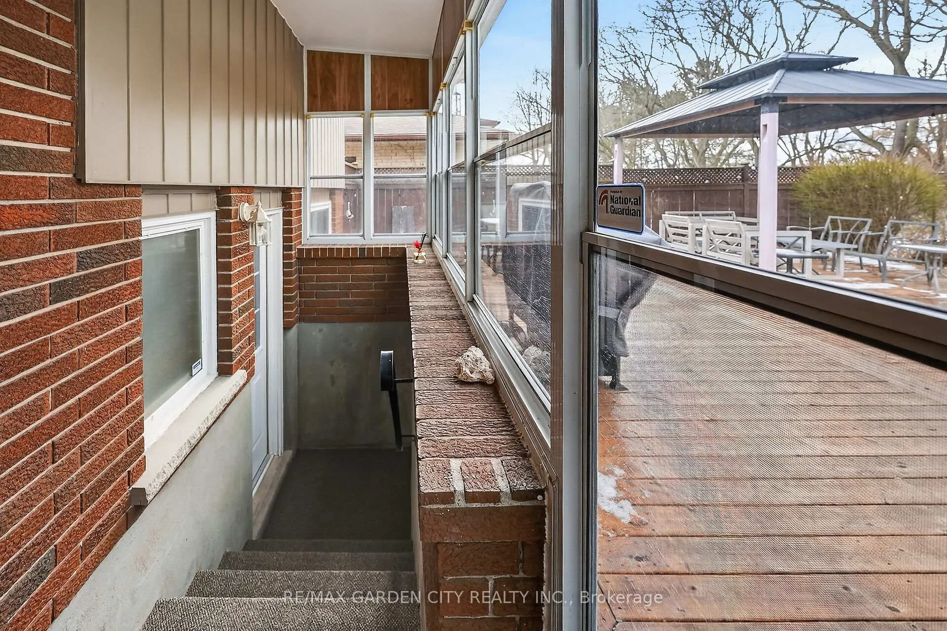 Photo 30 of 77 Prince Charles Drive, St. Catharines, Lakeport — HOMEH