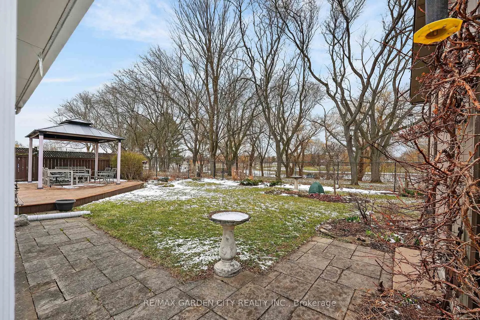 Photo 34 of 77 Prince Charles Drive, St. Catharines, Lakeport — HOMEH