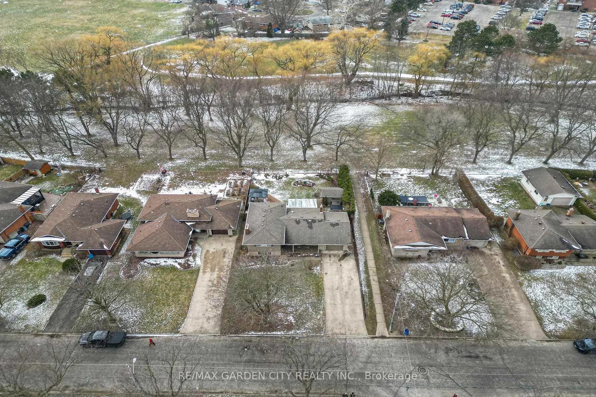 Photo 39 of 77 Prince Charles Drive, St. Catharines, Lakeport — HOMEH