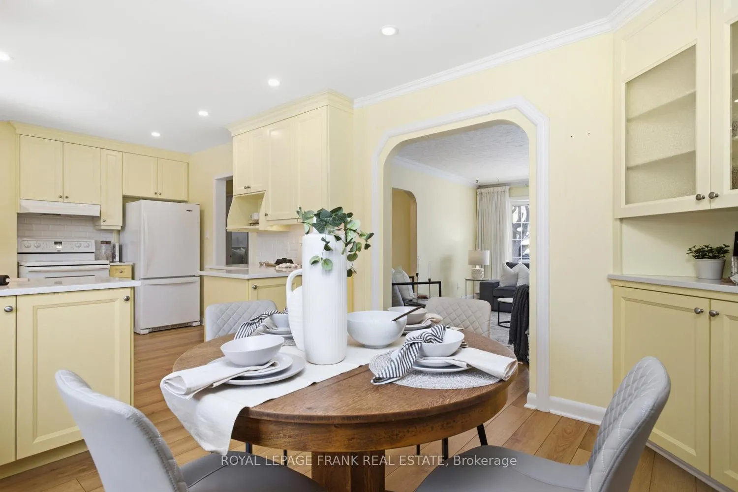 Photo 13 of 447 Ridgeway Avenue, Oshawa, McLaughlin — HOMEH
