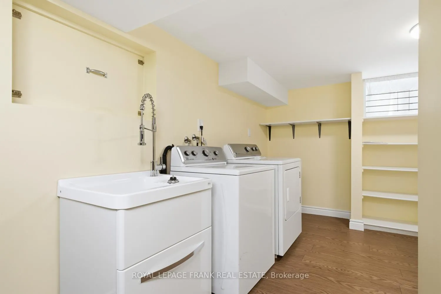 Photo 25 of 447 Ridgeway Avenue, Oshawa, McLaughlin — HOMEH