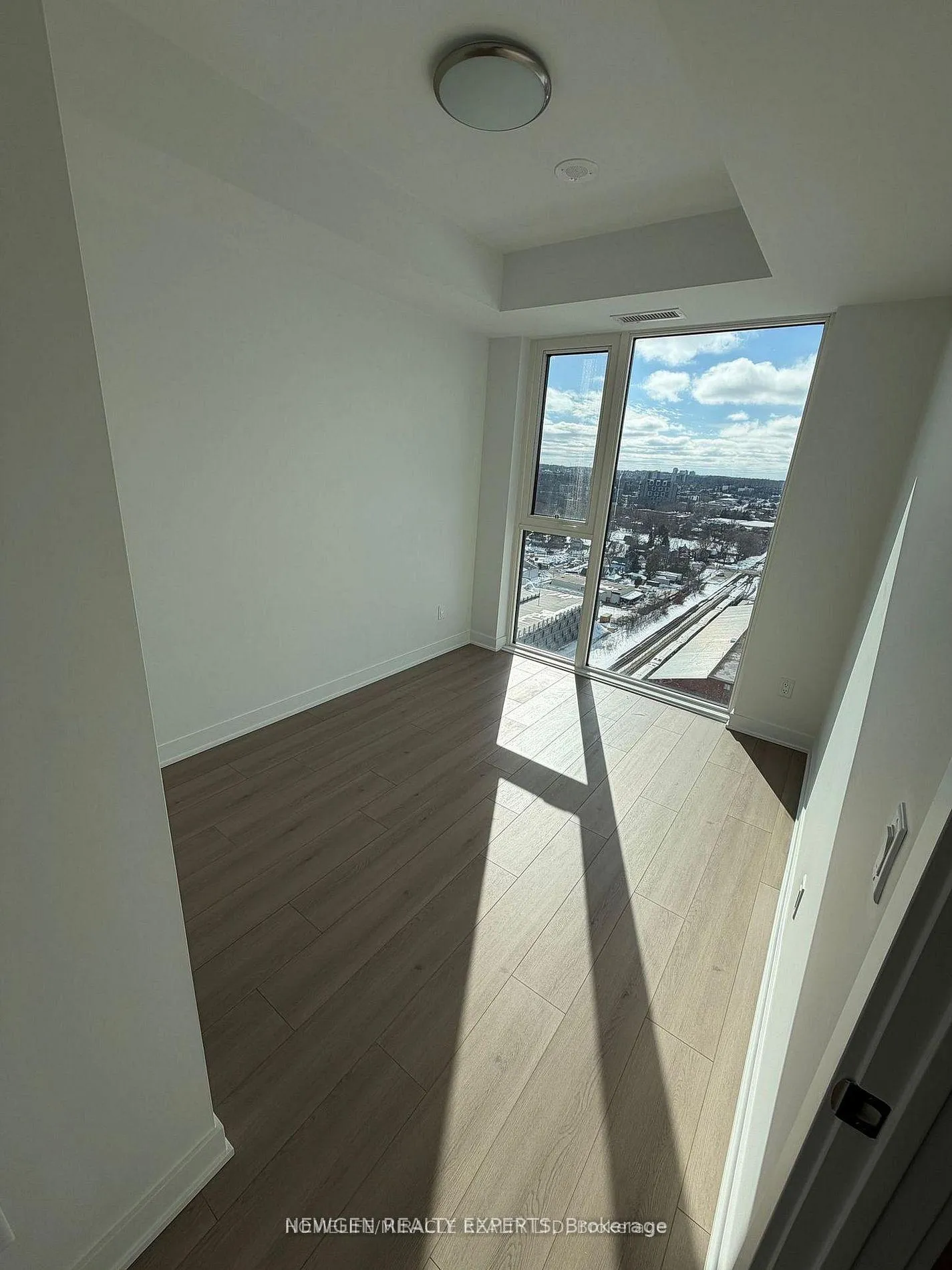 Photo 14 of Unit 1104, 25 wellington Street, Kitchener — HOMEH