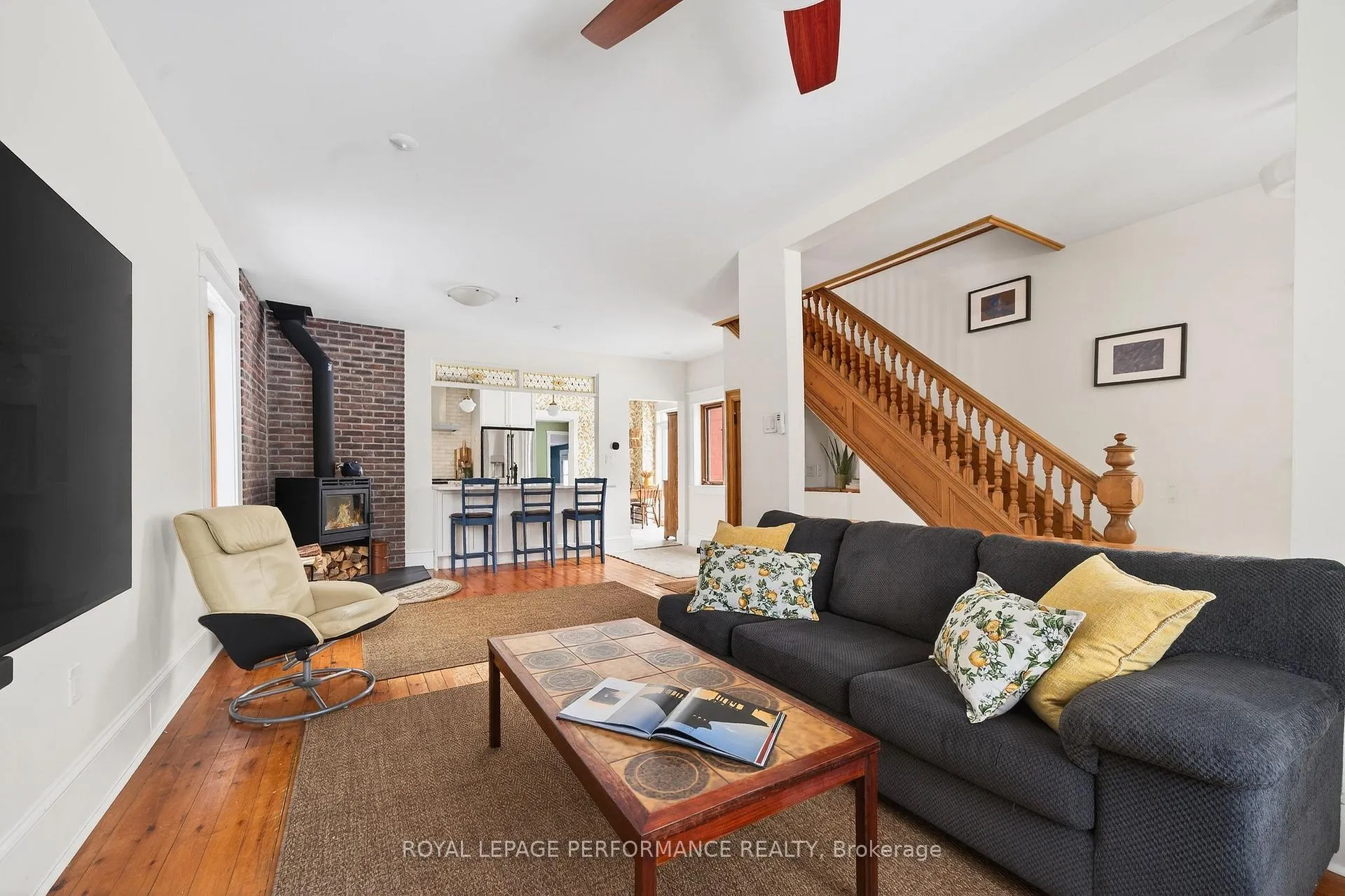 Photo 5 of 4 O'Donnell Court, Ottawa, Pineglen/Country Place — HOMEH