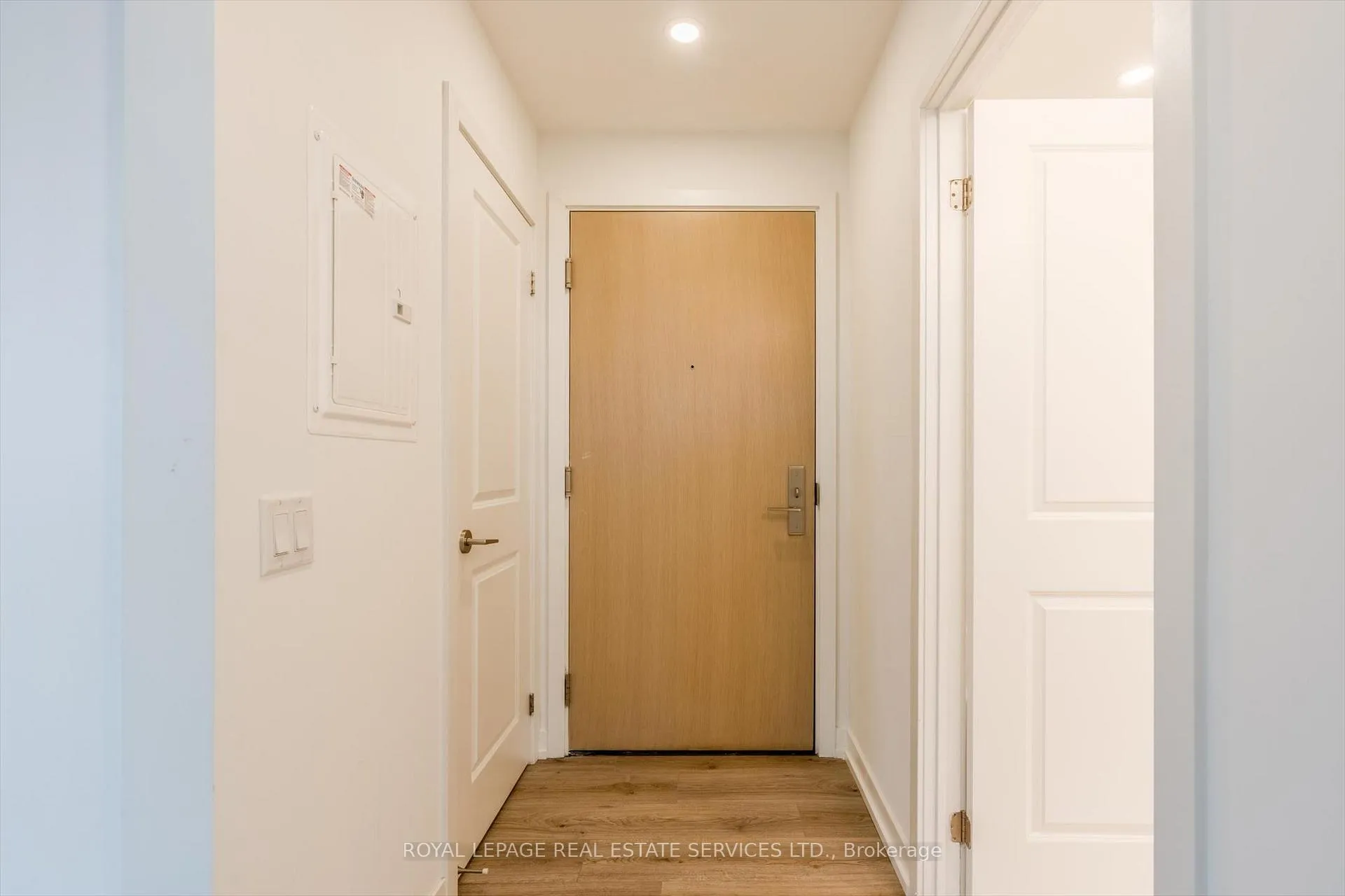 Photo 5 of Unit 5210, 395 Bloor Street E, Toronto, North St. James Town — HOMEH