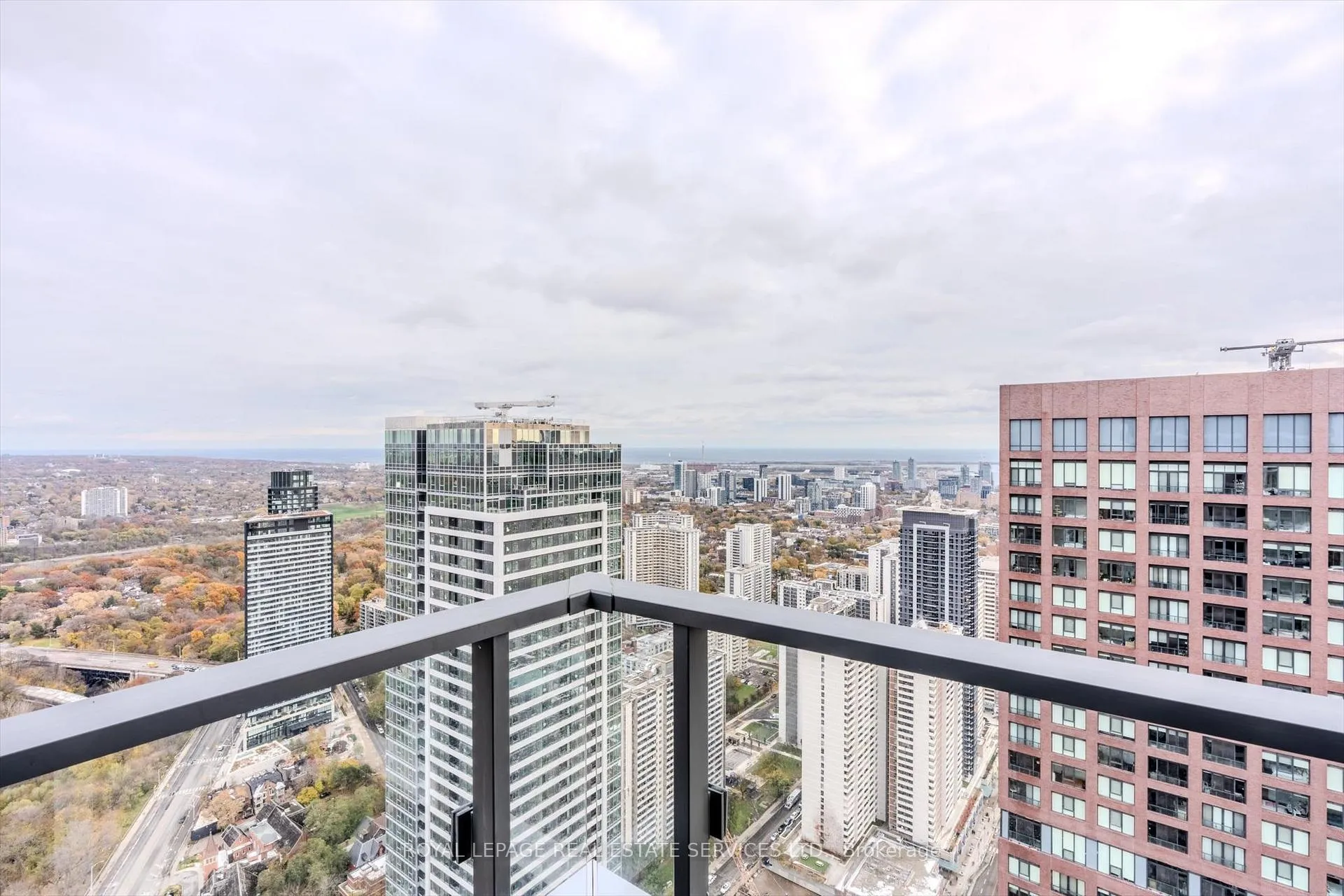 Photo 12 of Unit 5210, 395 Bloor Street E, Toronto, North St. James Town — HOMEH