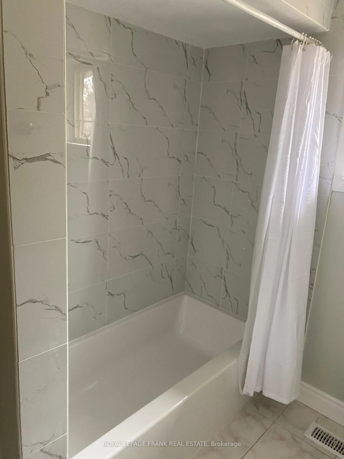 Photo 14 of 226 Parlette Avenue, Scarborough, Rouge — HOMEH