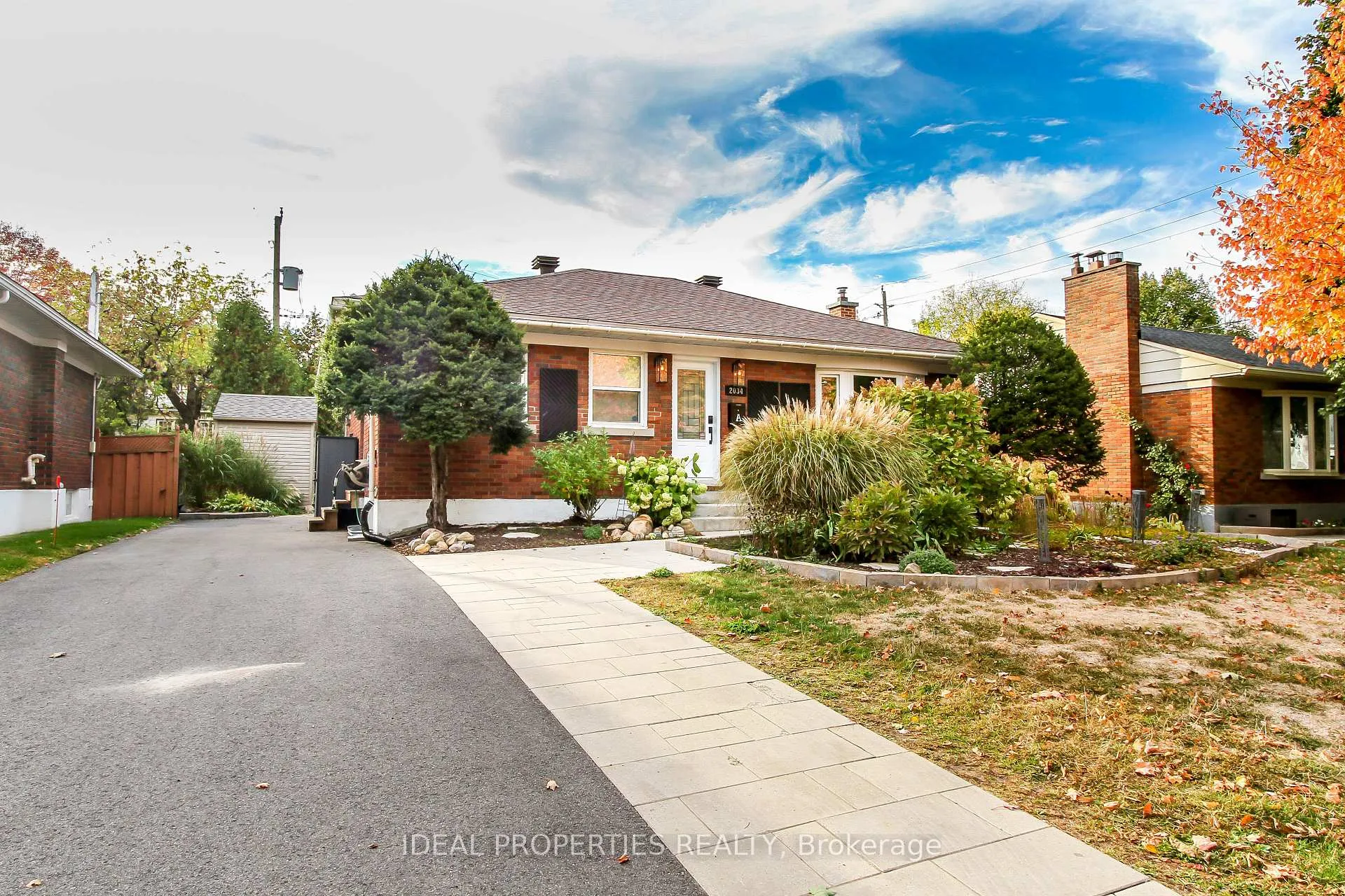 Photo 1 of Unit A, 2034 Saunderson Drive, Ottawa, Elmvale Acres — HOMEH