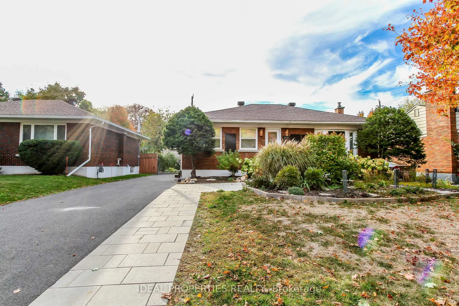 Photo 2 of Unit A, 2034 Saunderson Drive, Ottawa, Elmvale Acres — HOMEH