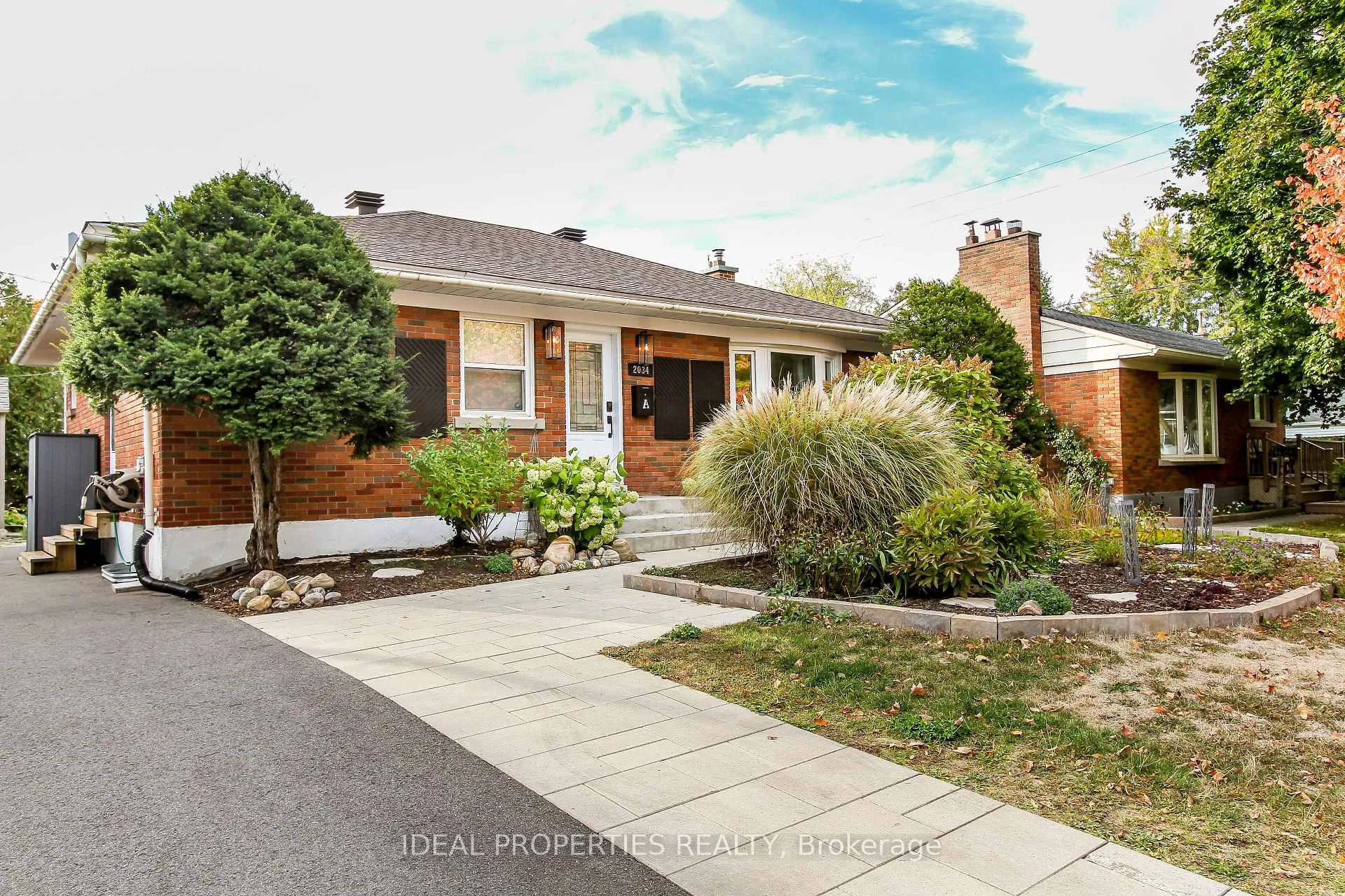 Photo 3 of Unit A, 2034 Saunderson Drive, Ottawa, Elmvale Acres — HOMEH