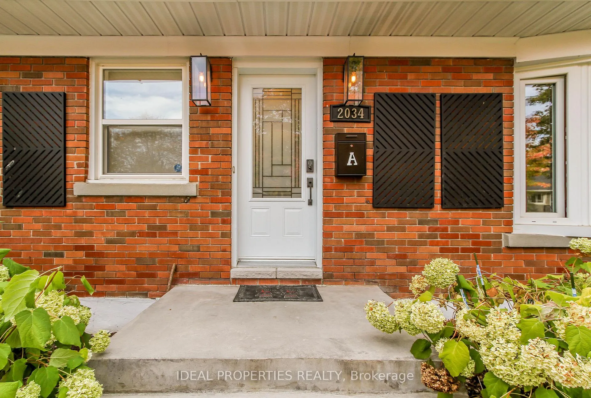 Photo 5 of Unit A, 2034 Saunderson Drive, Ottawa, Elmvale Acres — HOMEH