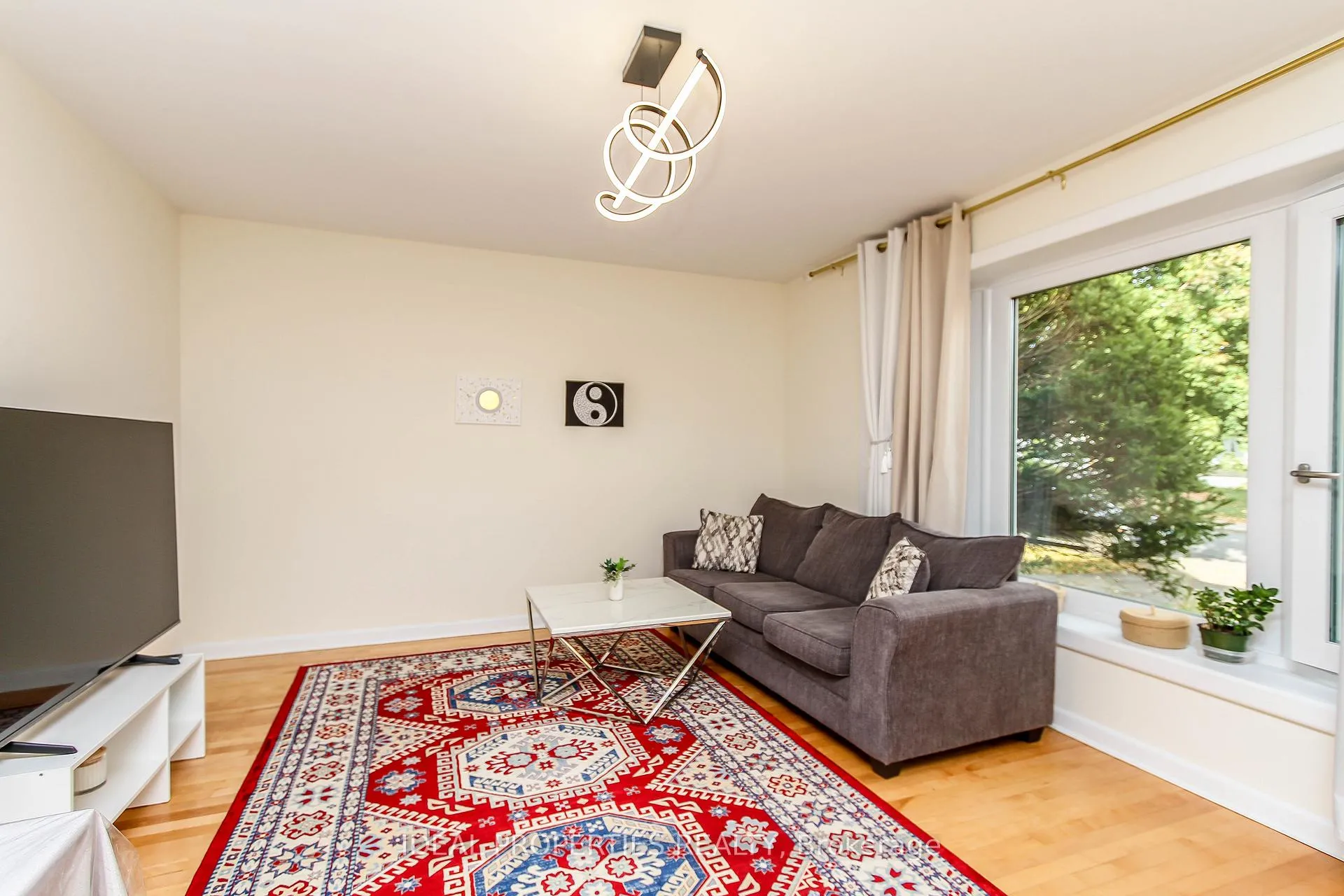 Photo 9 of Unit A, 2034 Saunderson Drive, Ottawa, Elmvale Acres — HOMEH