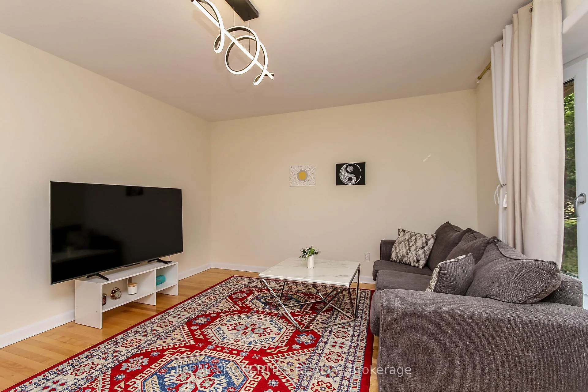 Photo 10 of Unit A, 2034 Saunderson Drive, Ottawa, Elmvale Acres — HOMEH