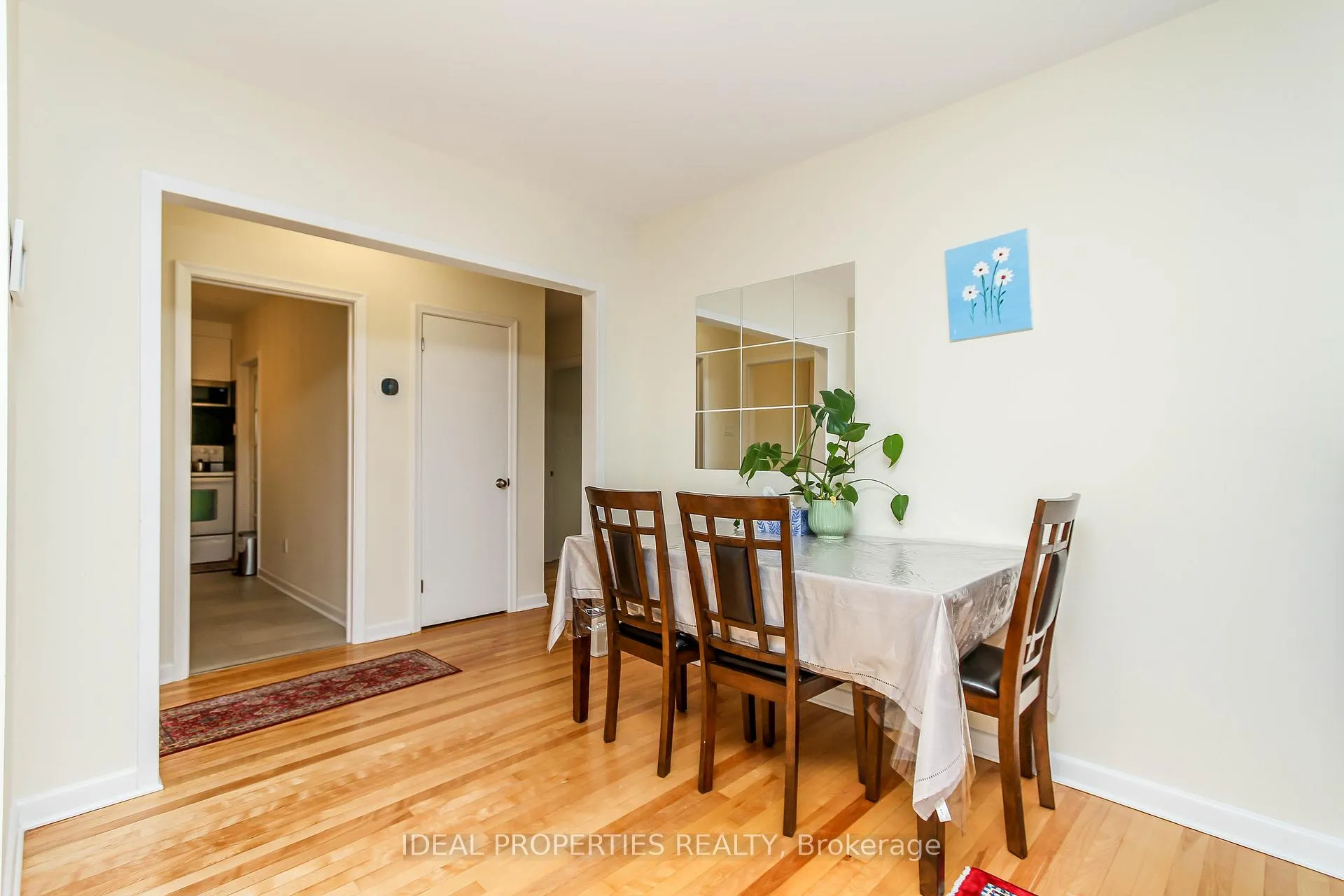 Photo 13 of Unit A, 2034 Saunderson Drive, Ottawa, Elmvale Acres — HOMEH