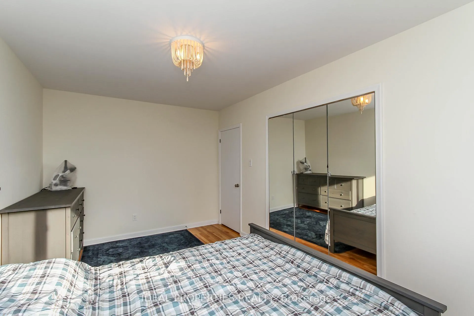 Photo 22 of Unit A, 2034 Saunderson Drive, Ottawa, Elmvale Acres — HOMEH