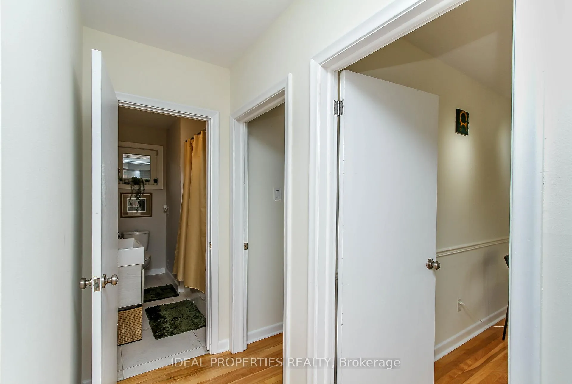 Photo 25 of Unit A, 2034 Saunderson Drive, Ottawa, Elmvale Acres — HOMEH