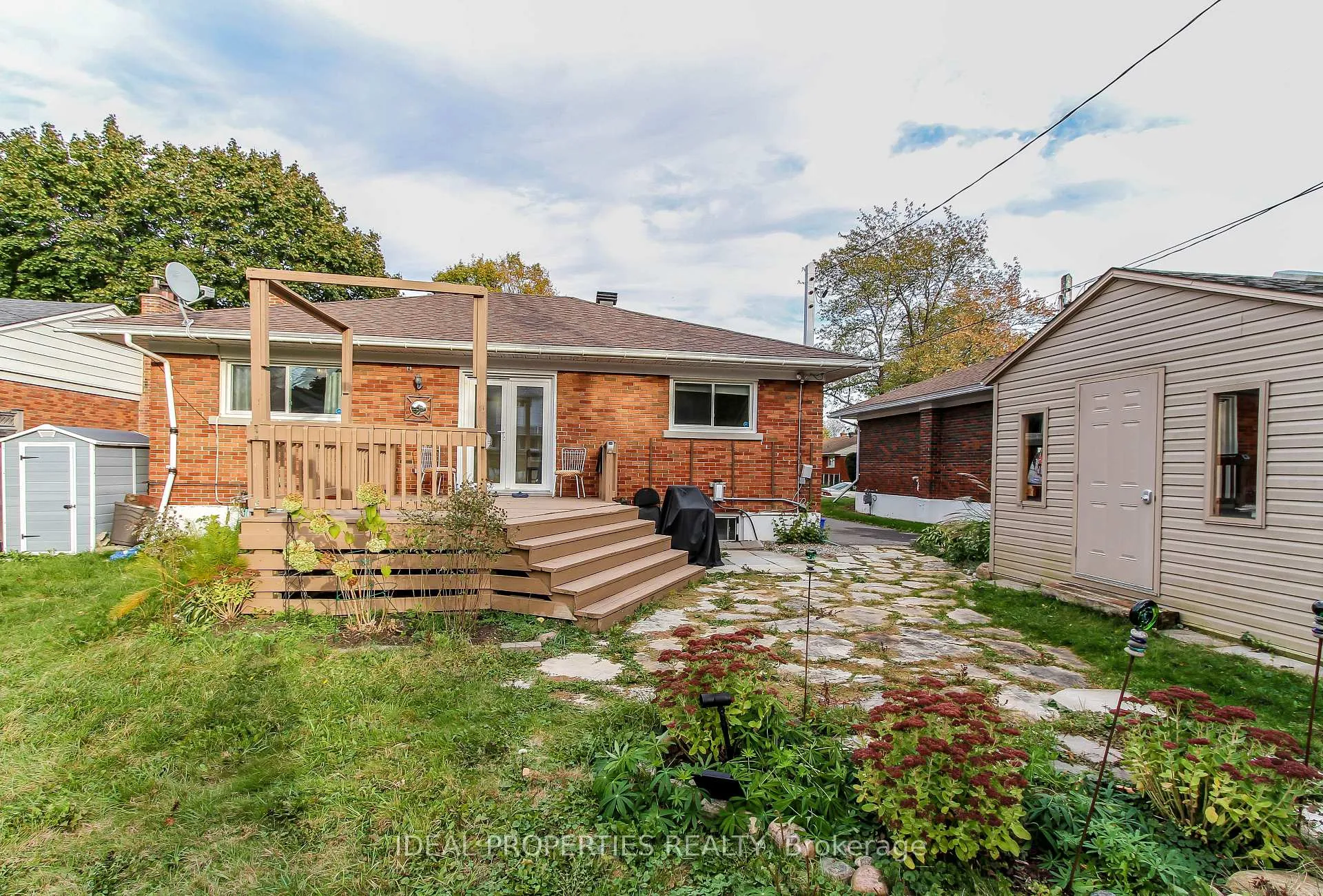 Photo 35 of Unit A, 2034 Saunderson Drive, Ottawa, Elmvale Acres — HOMEH