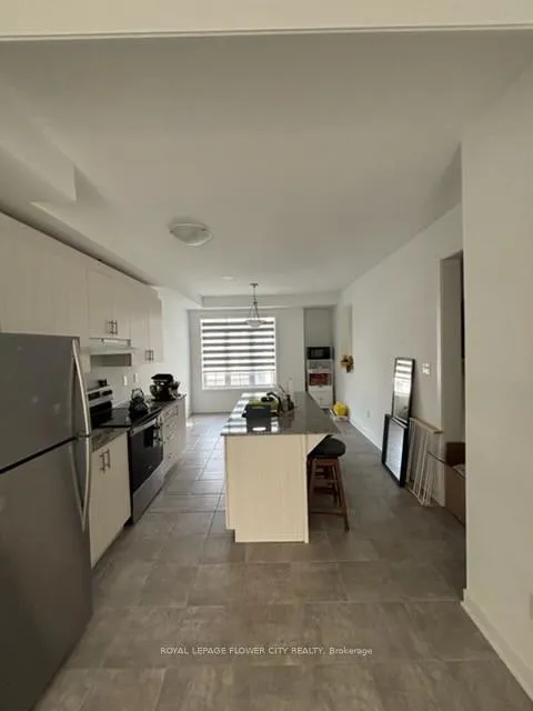 Photo 2 of 47 Selfridge Way, Whitby, Downtown Whitby — HOMEH