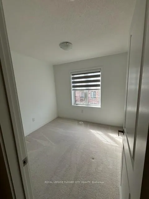 Photo 3 of 47 Selfridge Way, Whitby, Downtown Whitby — HOMEH