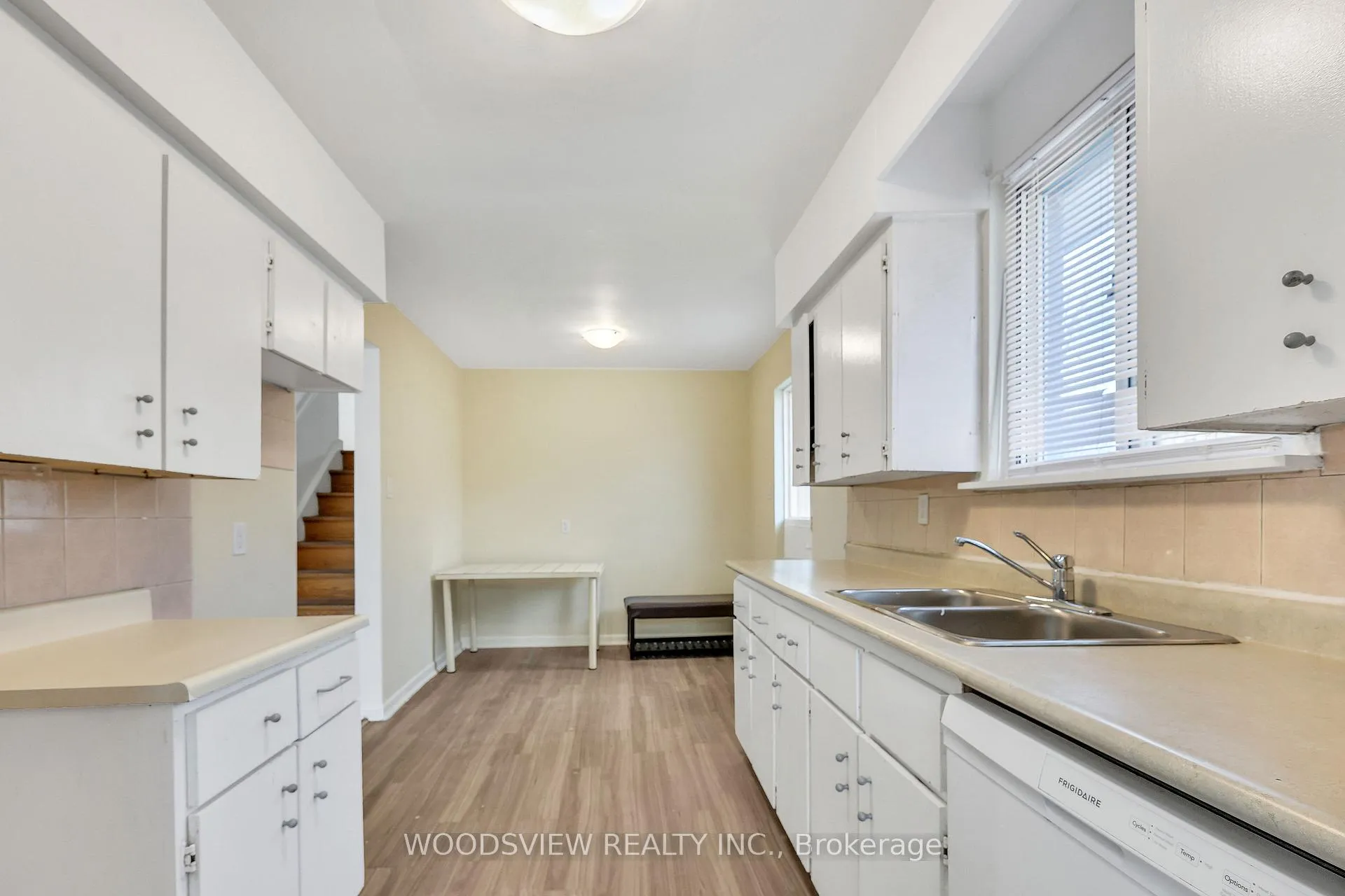 Photo 4 of 56 Lightwood Drive, Etobicoke, Thistletown-Beaumonde Heights — HOMEH