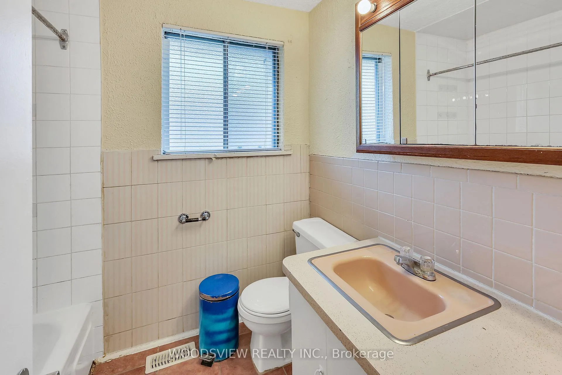 Photo 8 of 56 Lightwood Drive, Etobicoke, Thistletown-Beaumonde Heights — HOMEH