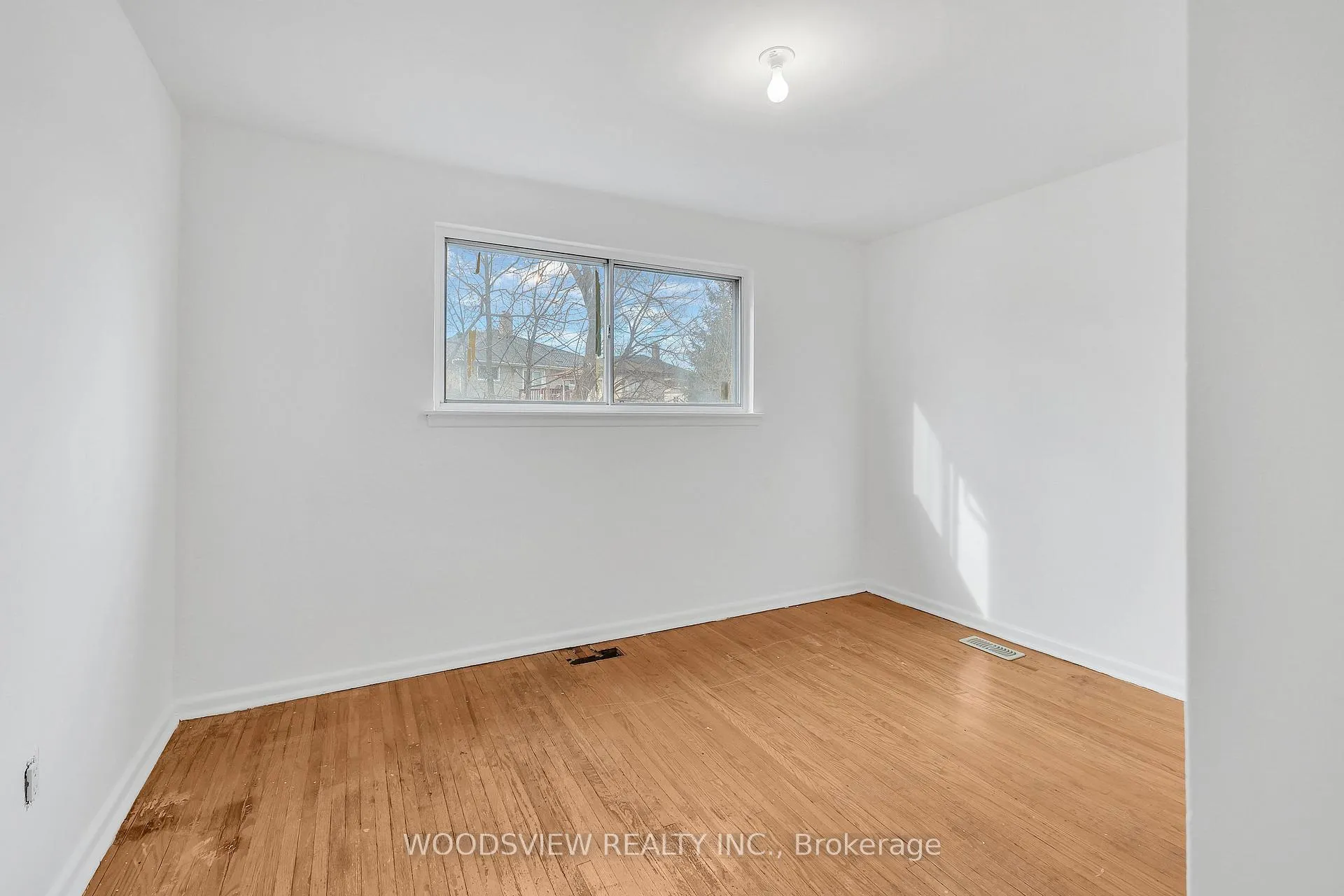 Photo 9 of 56 Lightwood Drive, Etobicoke, Thistletown-Beaumonde Heights — HOMEH