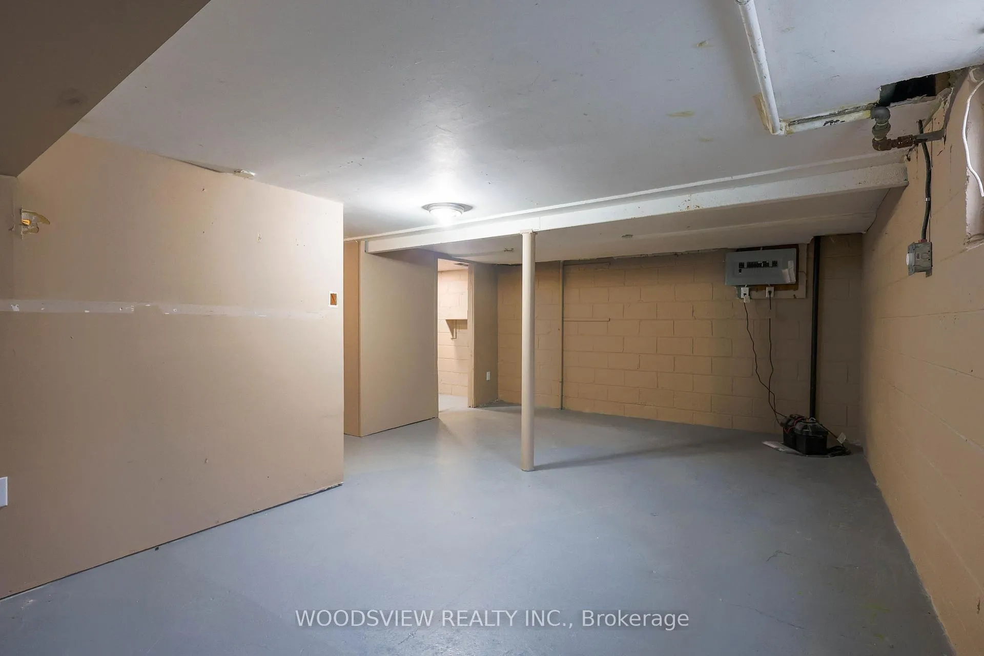 Photo 15 of 56 Lightwood Drive, Etobicoke, Thistletown-Beaumonde Heights — HOMEH