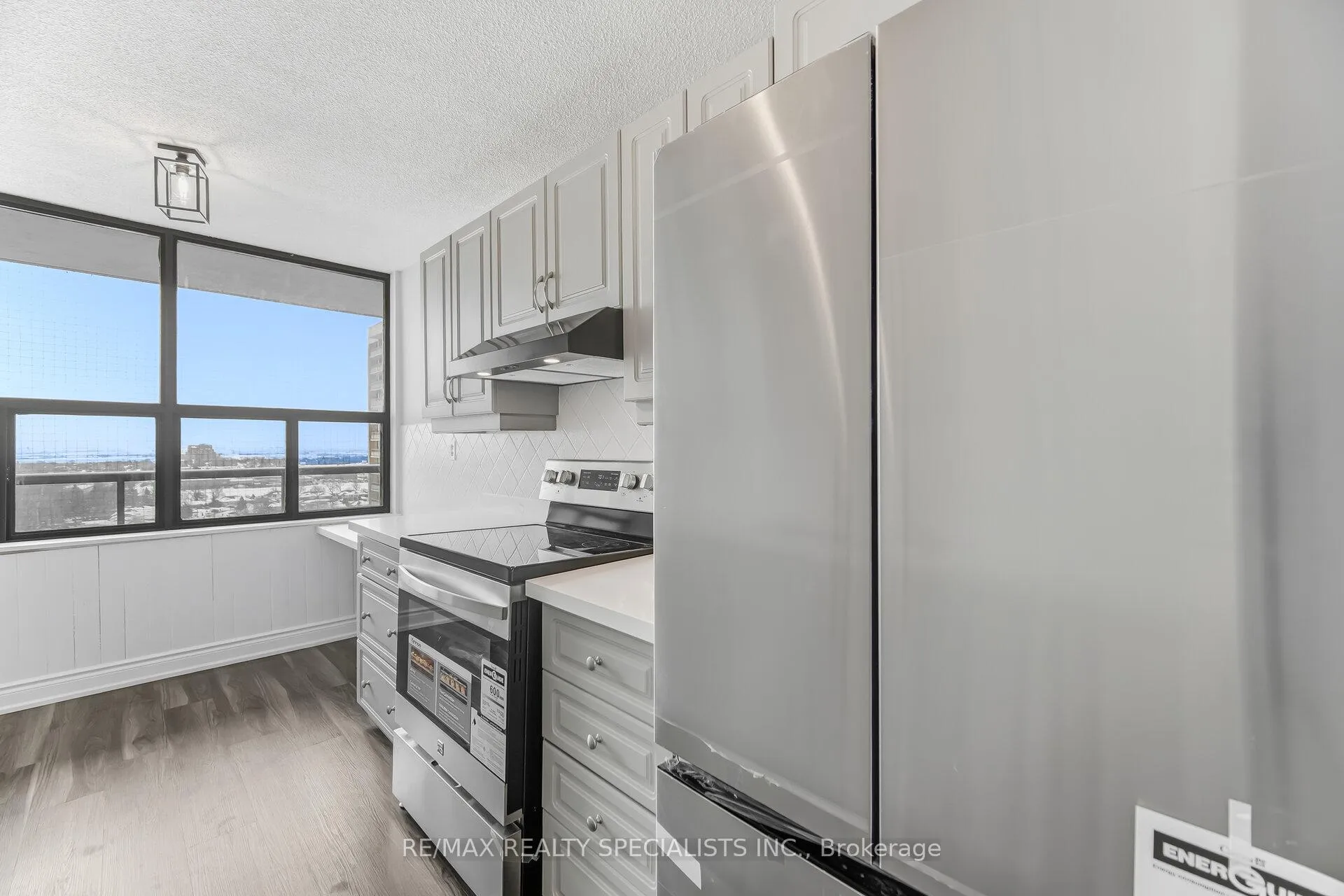 Photo 3 of Unit 1507, 21 Knightsbridge Road, Brampton, Queen Street Corridor — HOMEH