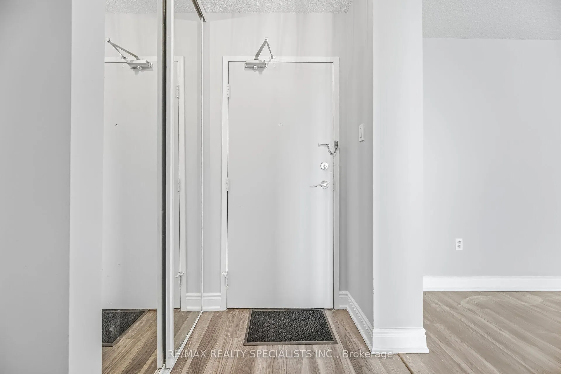 Photo 5 of Unit 1507, 21 Knightsbridge Road, Brampton, Queen Street Corridor — HOMEH