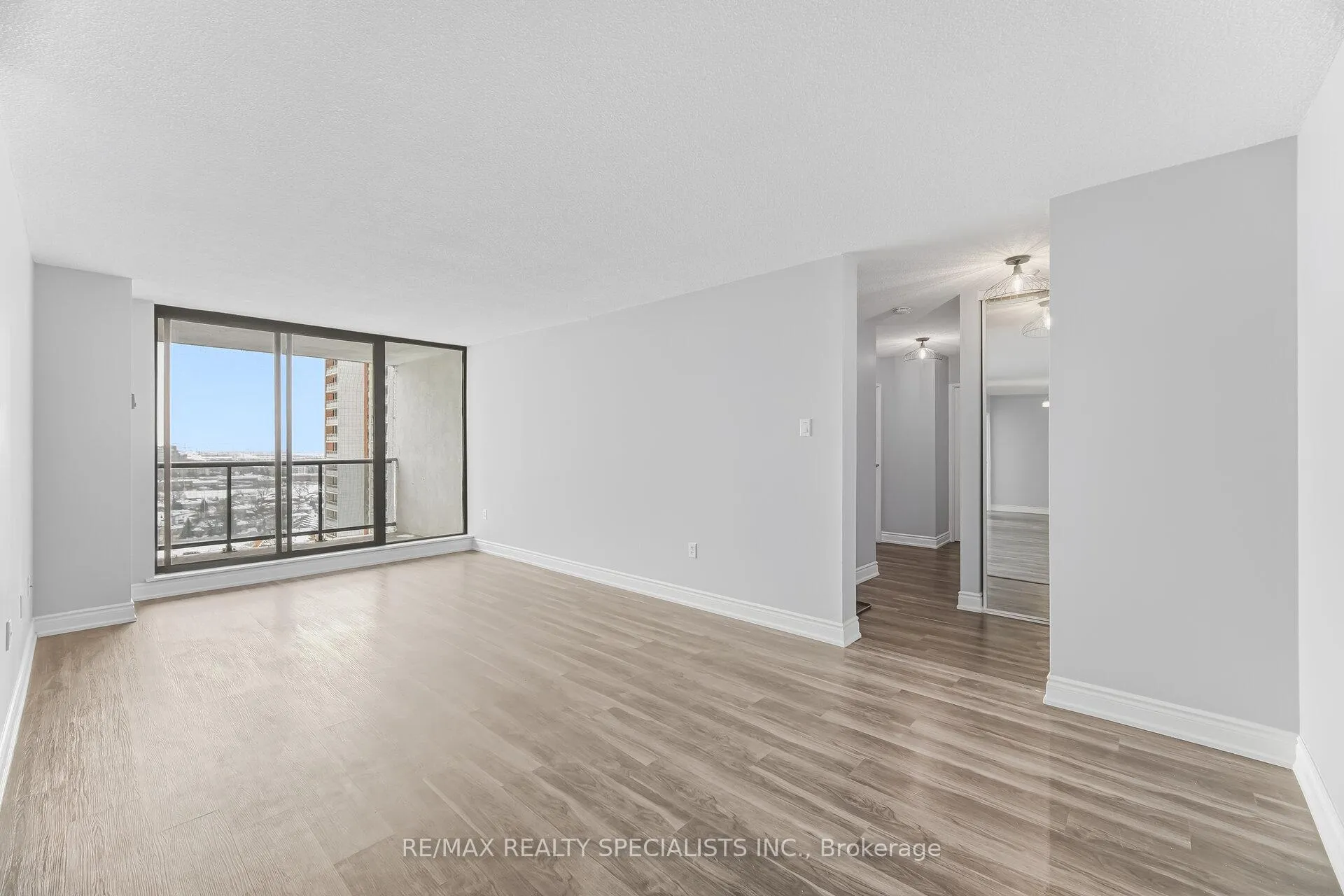 Photo 6 of Unit 1507, 21 Knightsbridge Road, Brampton, Queen Street Corridor — HOMEH