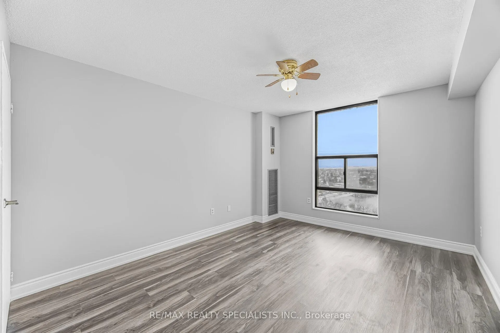 Photo 18 of Unit 1507, 21 Knightsbridge Road, Brampton, Queen Street Corridor — HOMEH