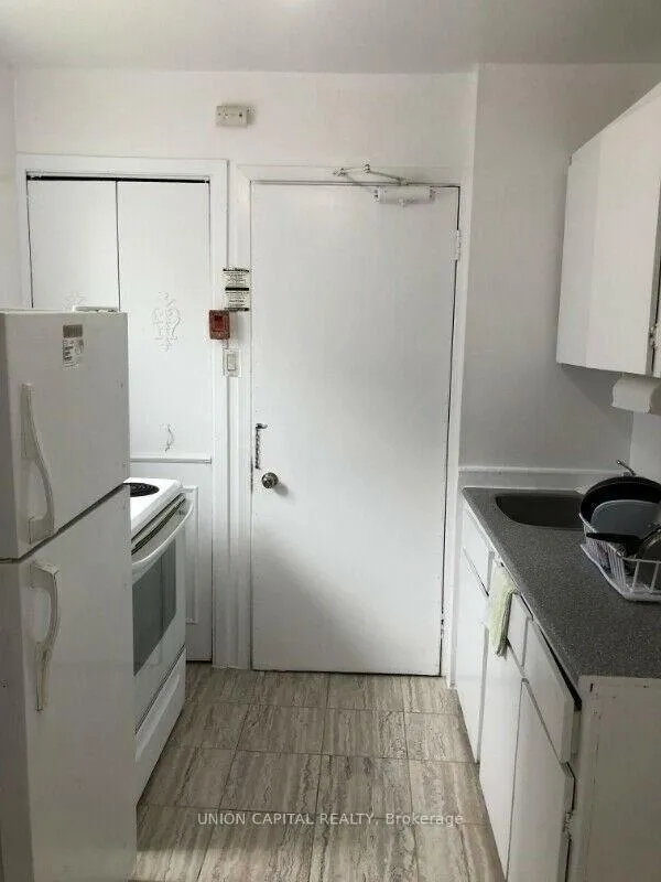 Photo 6 of Unit 2, 2015 Davenport Road, Toronto, Weston-Pellam Park — HOMEH